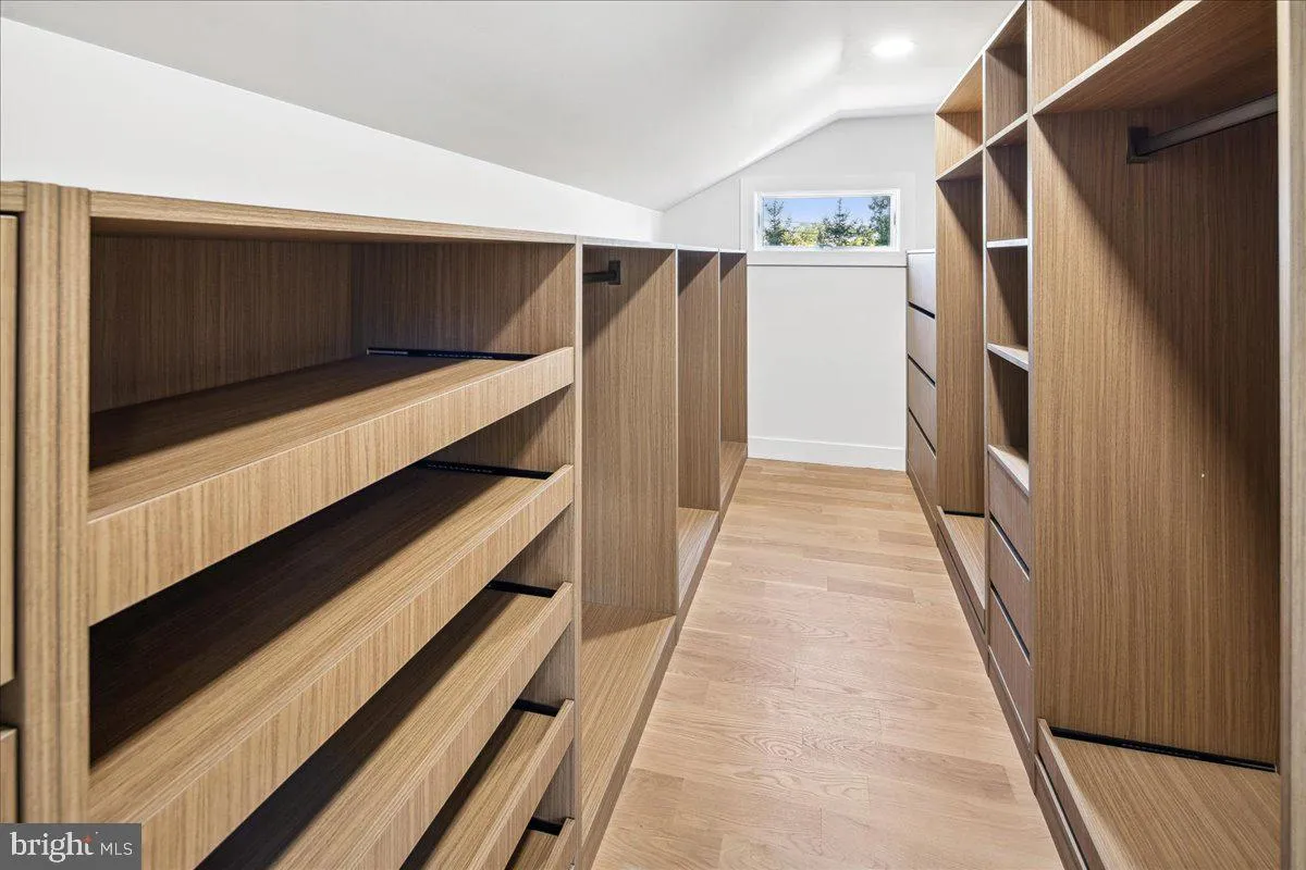 Princeton, New Jersey 08540, United States, 4 Bedrooms Bedrooms, ,4 BathroomsBathrooms,Residential,Contingent,215290