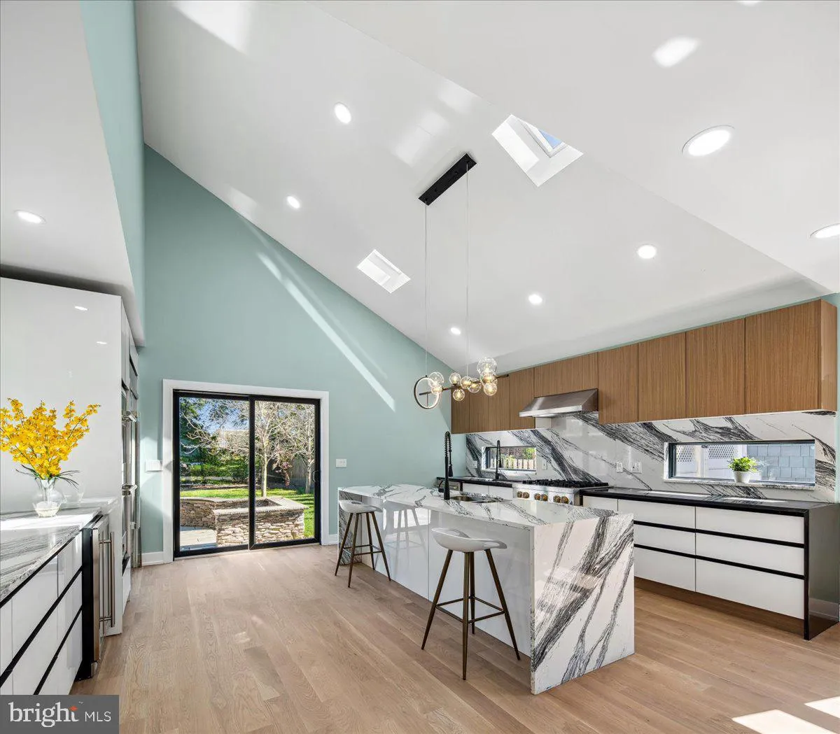 Princeton, New Jersey 08540, United States, 4 Bedrooms Bedrooms, ,4 BathroomsBathrooms,Residential,Contingent,215290