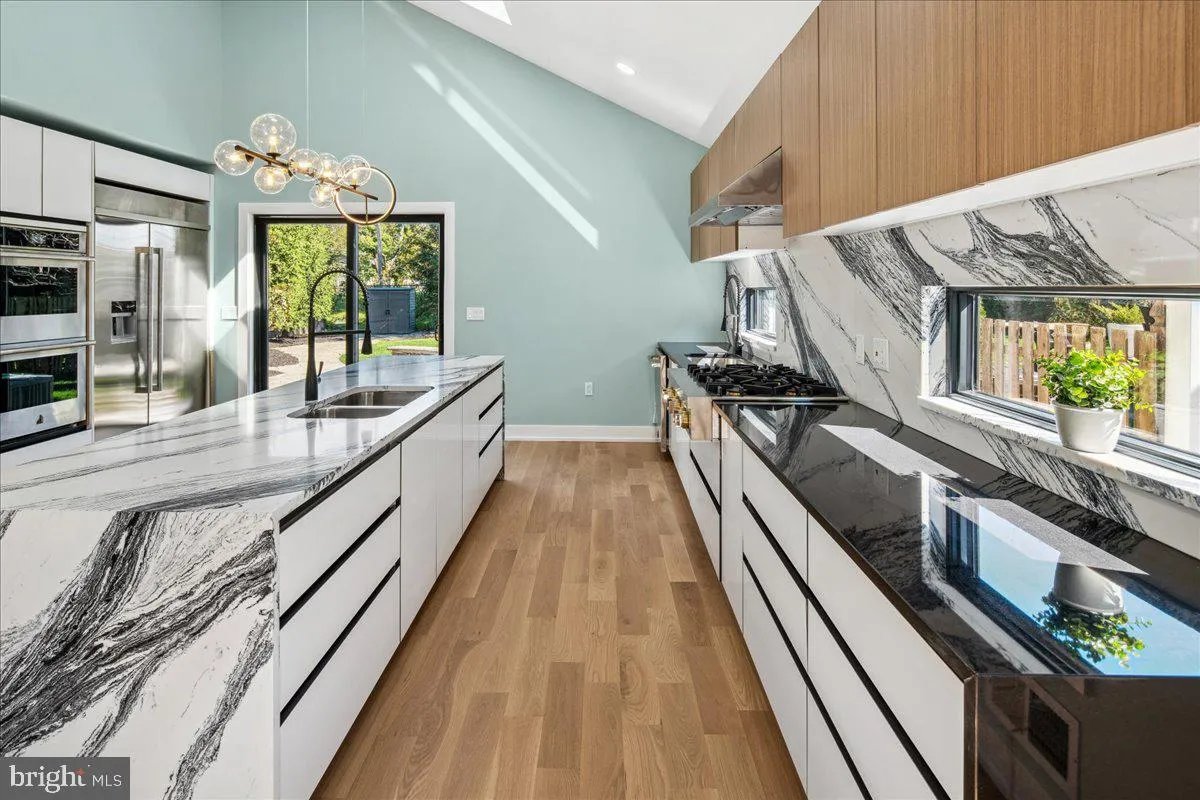 Princeton, New Jersey 08540, United States, 4 Bedrooms Bedrooms, ,4 BathroomsBathrooms,Residential,Contingent,215290