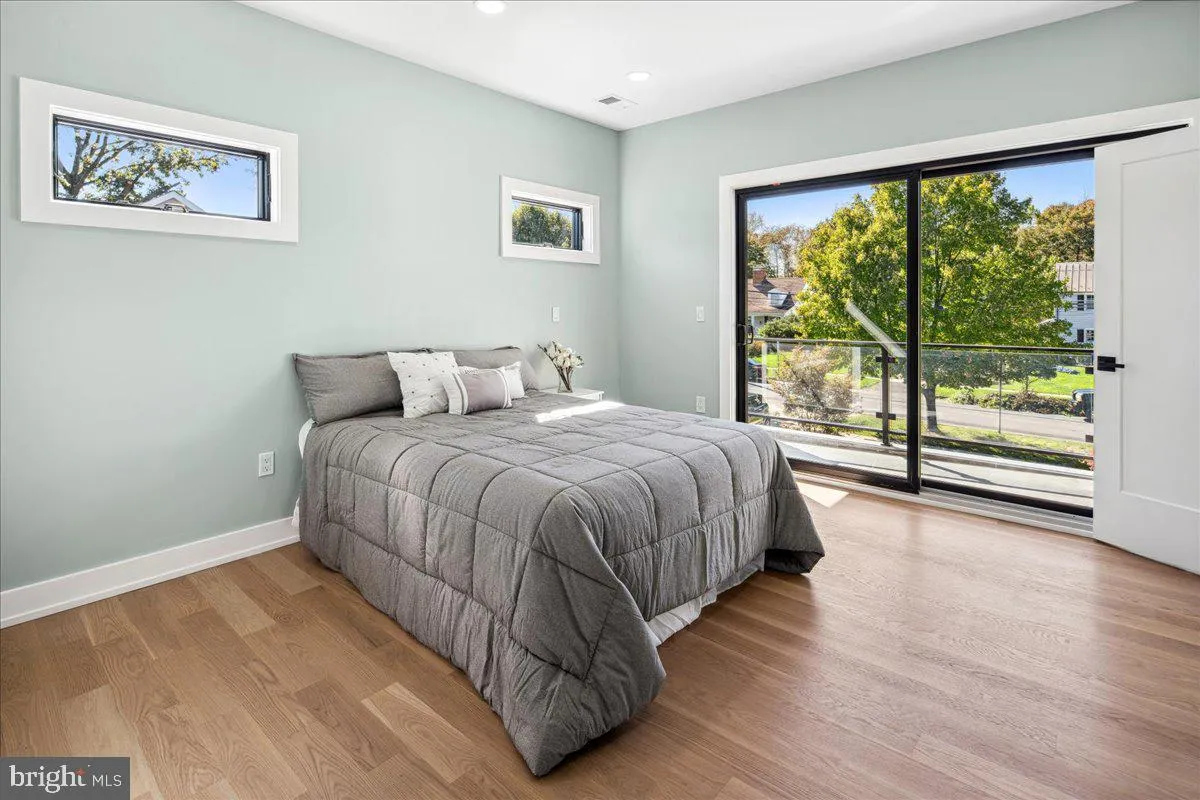 Princeton, New Jersey 08540, United States, 4 Bedrooms Bedrooms, ,4 BathroomsBathrooms,Residential,Contingent,215290