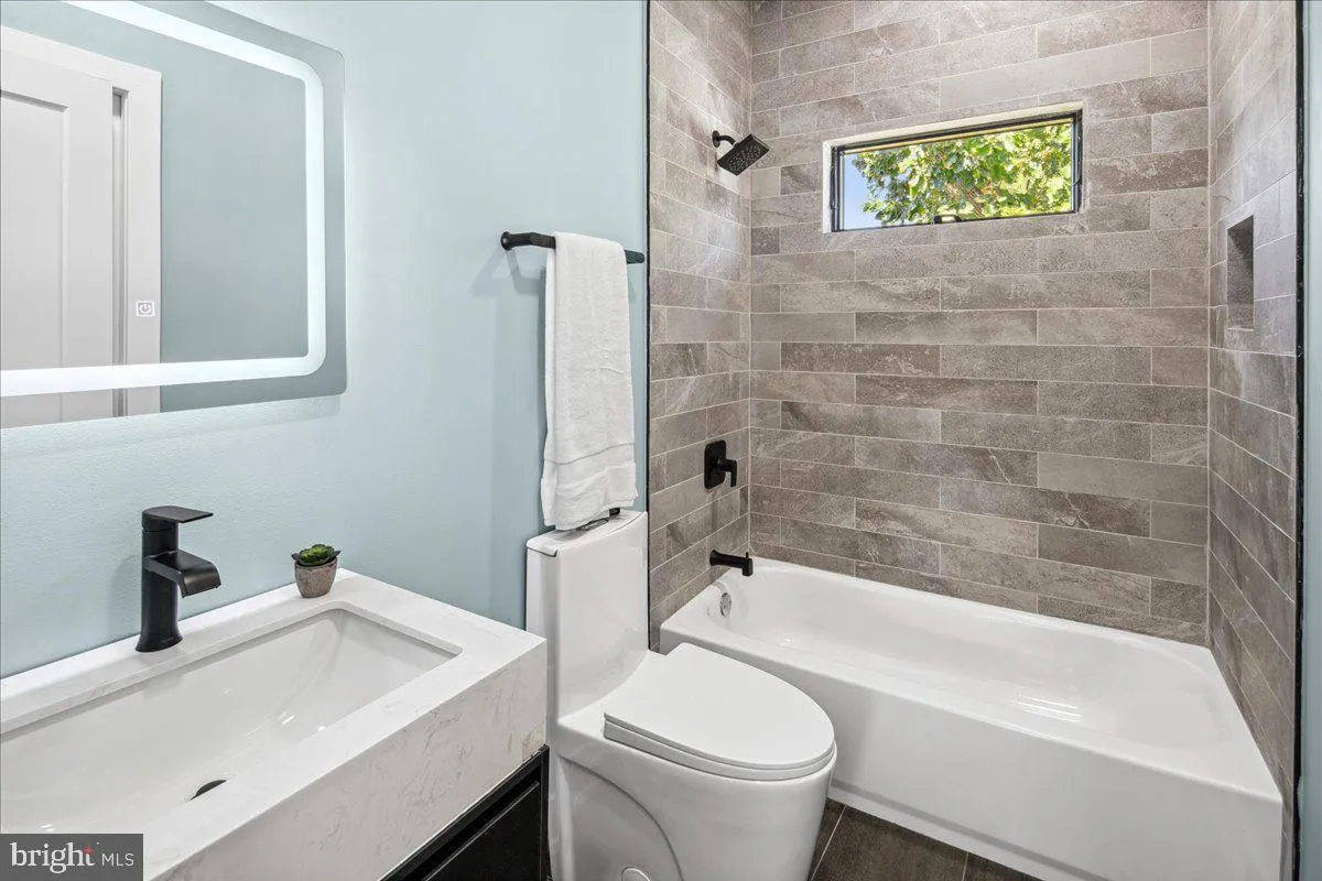 Princeton, New Jersey 08540, United States, 4 Bedrooms Bedrooms, ,4 BathroomsBathrooms,Residential,Contingent,215290