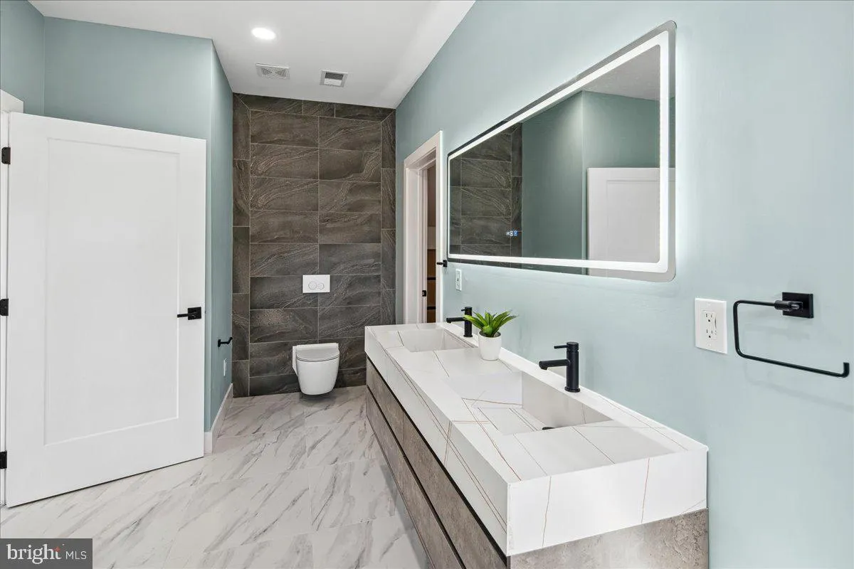 Princeton, New Jersey 08540, United States, 4 Bedrooms Bedrooms, ,4 BathroomsBathrooms,Residential,Contingent,215290