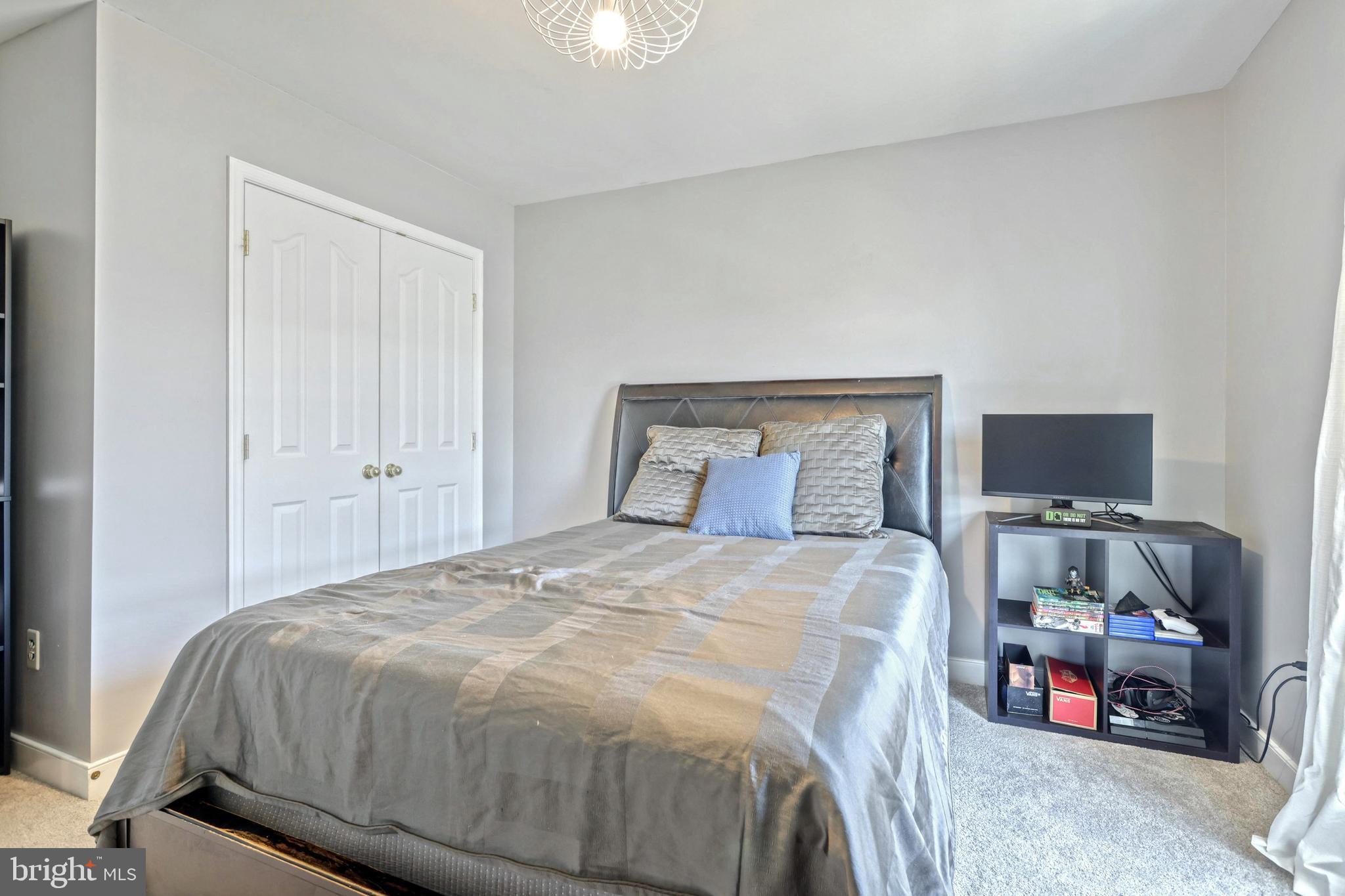 LOGANS RESERVE - Residential