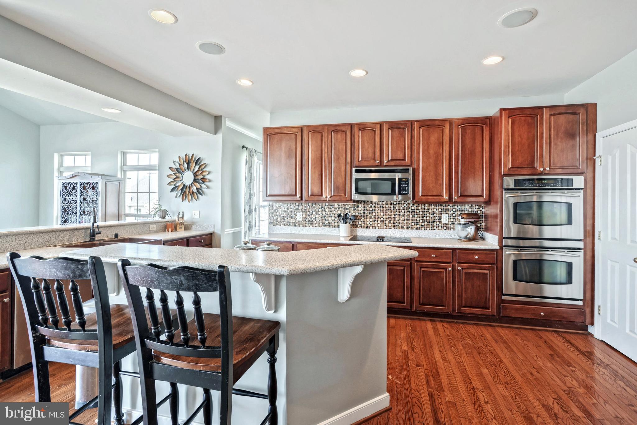 LOGANS RESERVE - Residential