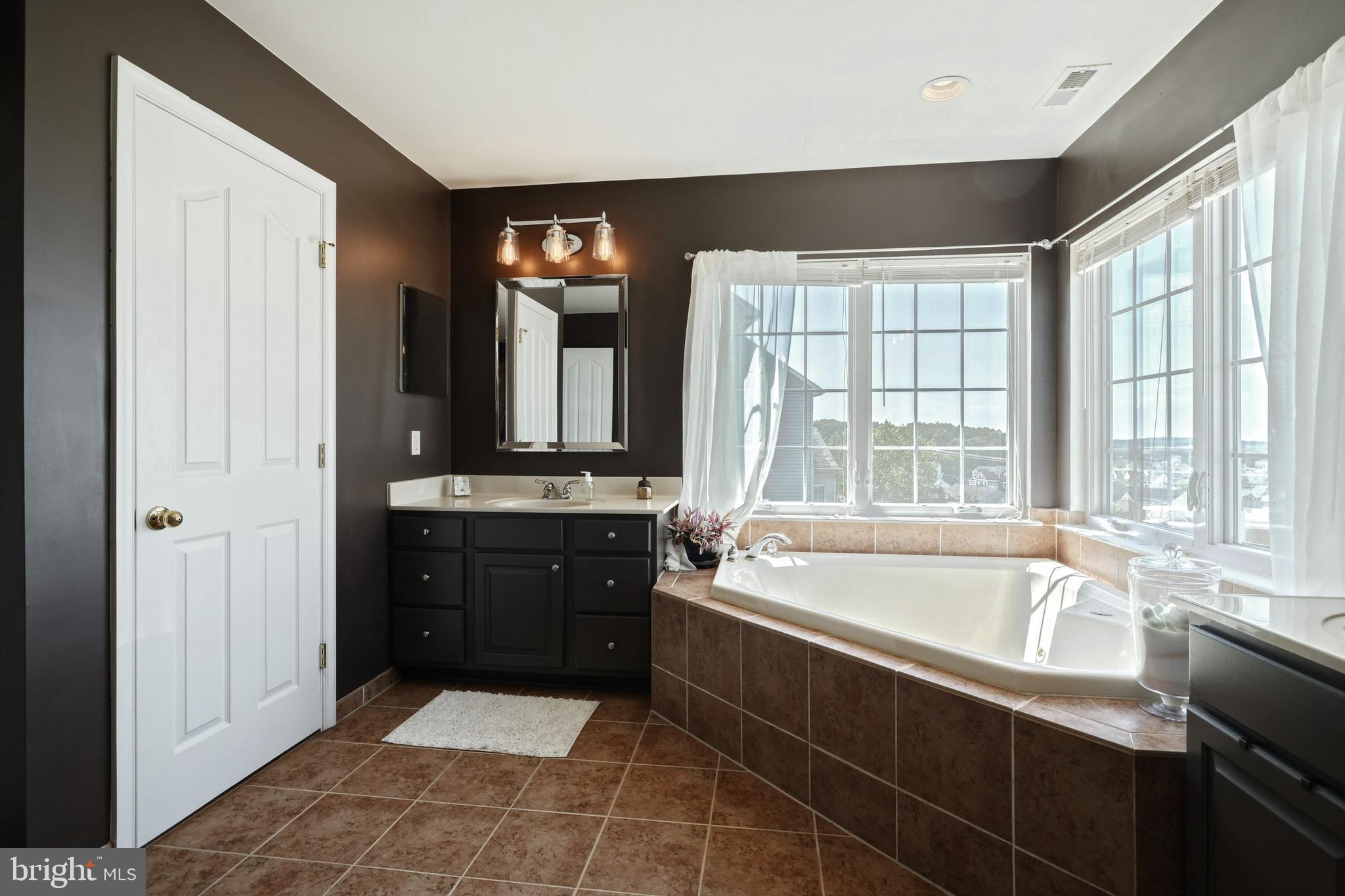 LOGANS RESERVE - Residential