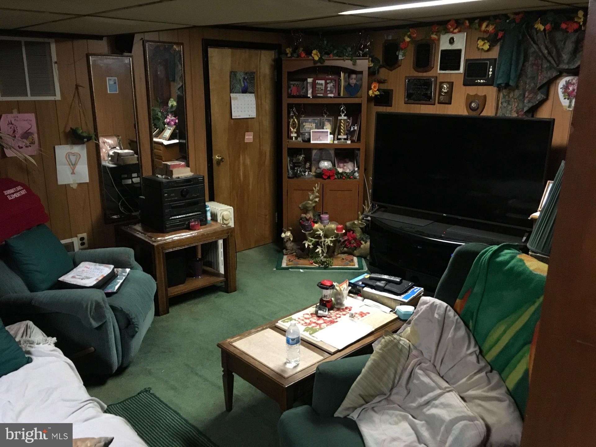 WELLS MANOR - Residential