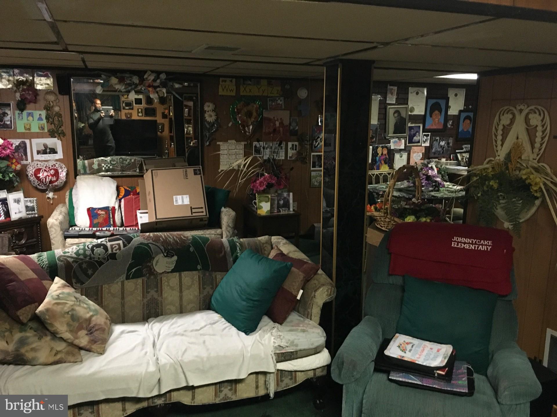 WELLS MANOR - Residential