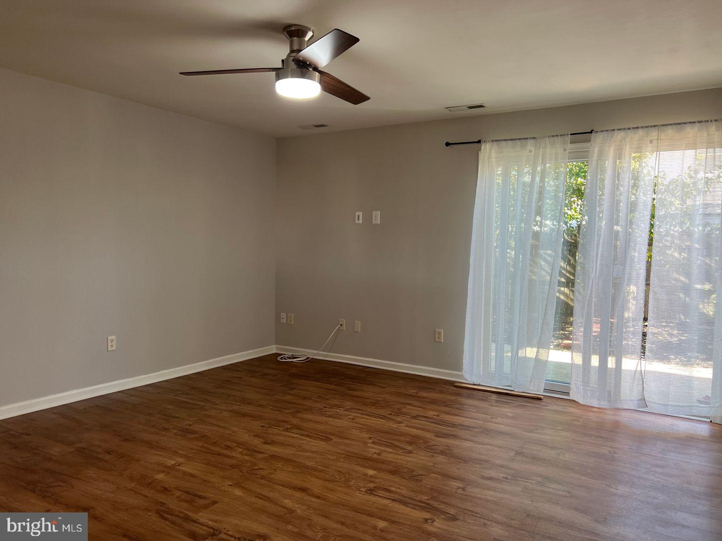 406 S SPINNAKER LANE