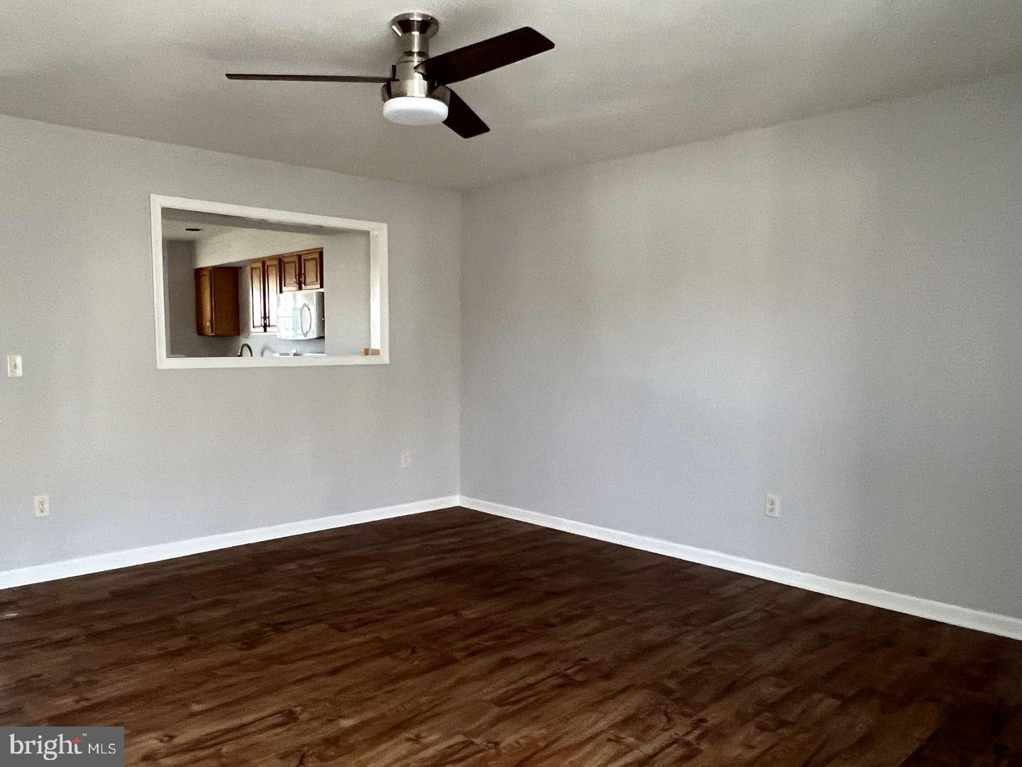 406 S SPINNAKER LANE