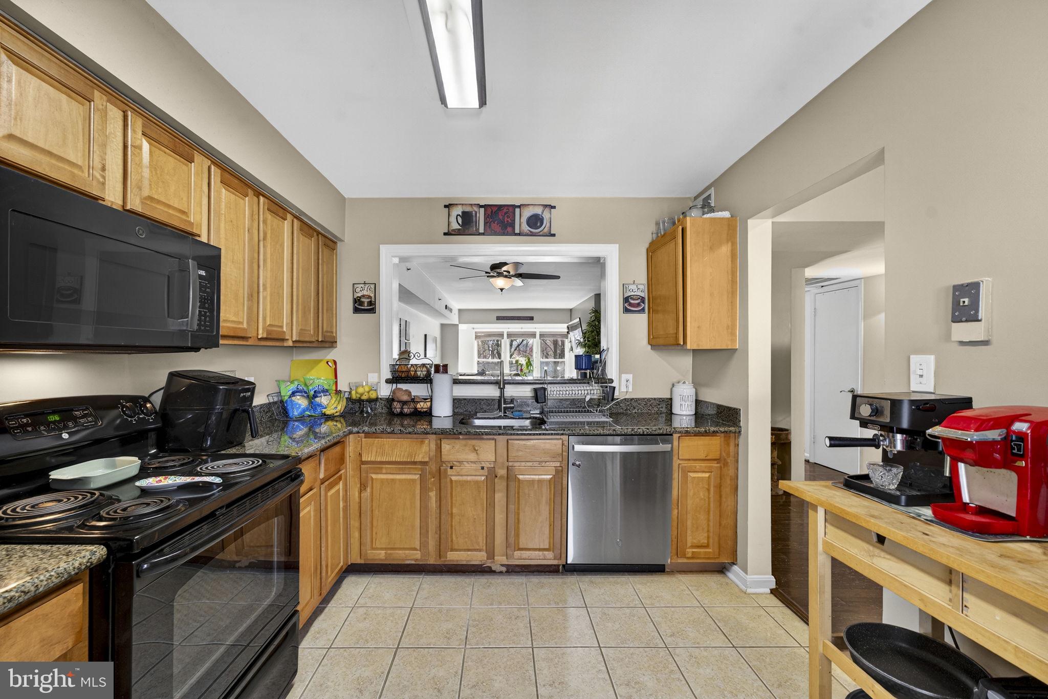 FOUR WINDS AT OAKTON - Residential