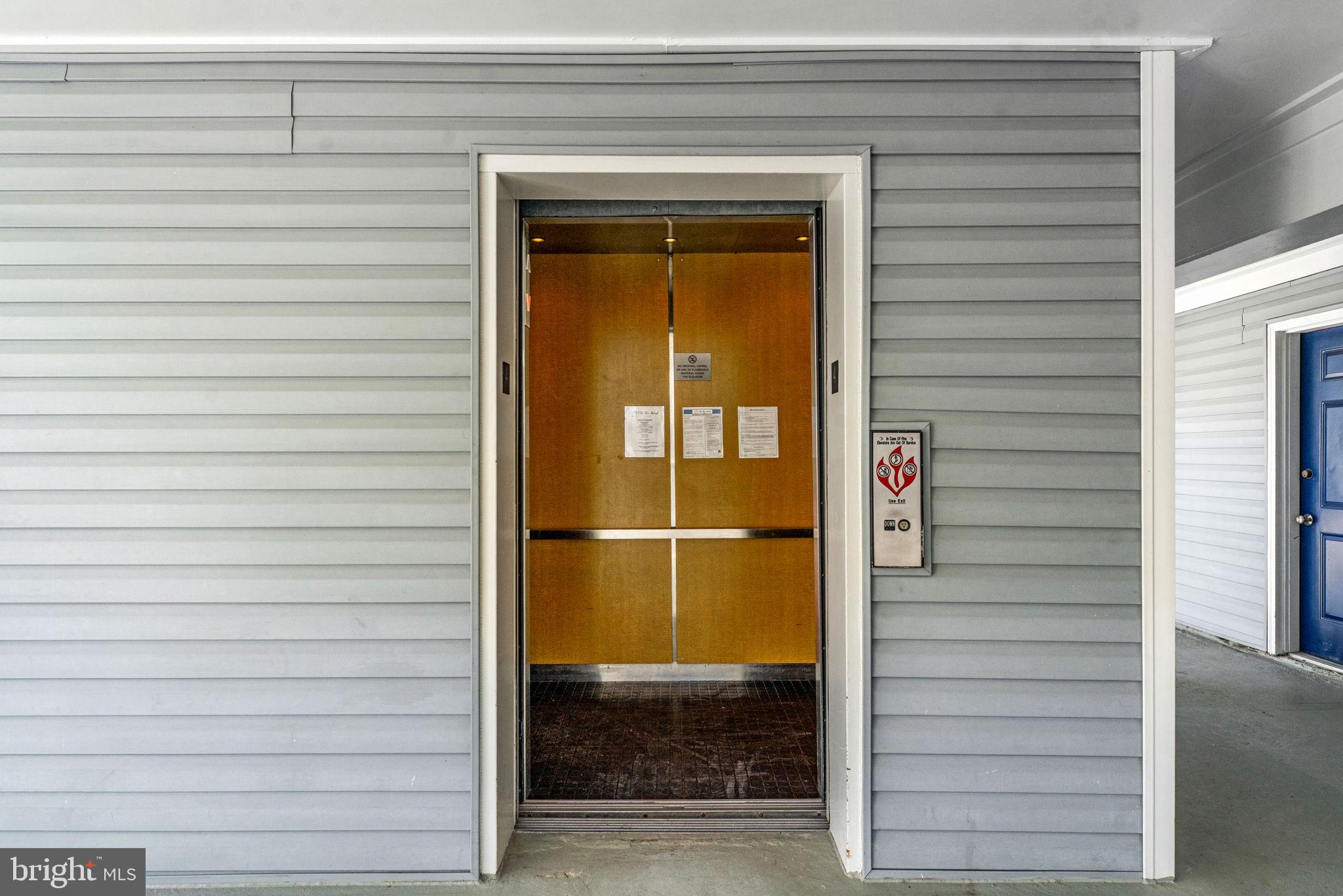 FOUR WINDS AT OAKTON - Residential