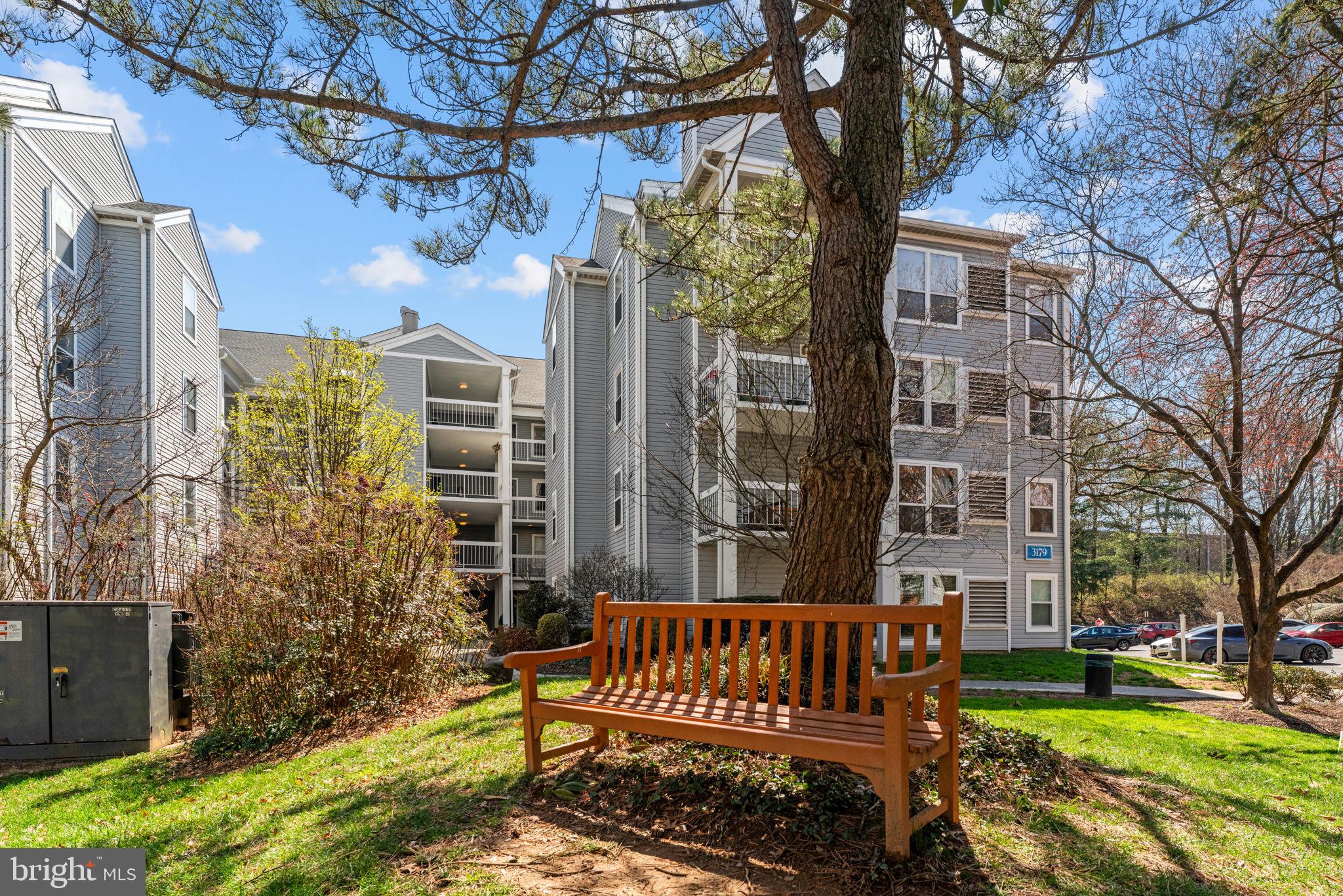 FOUR WINDS AT OAKTON - Residential