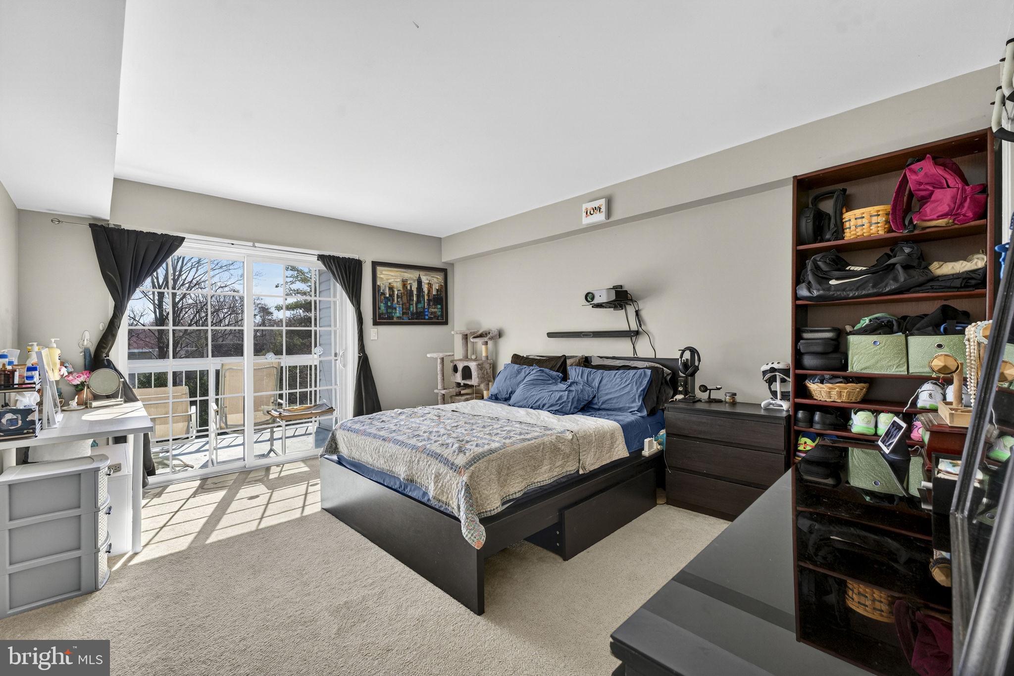 FOUR WINDS AT OAKTON - Residential