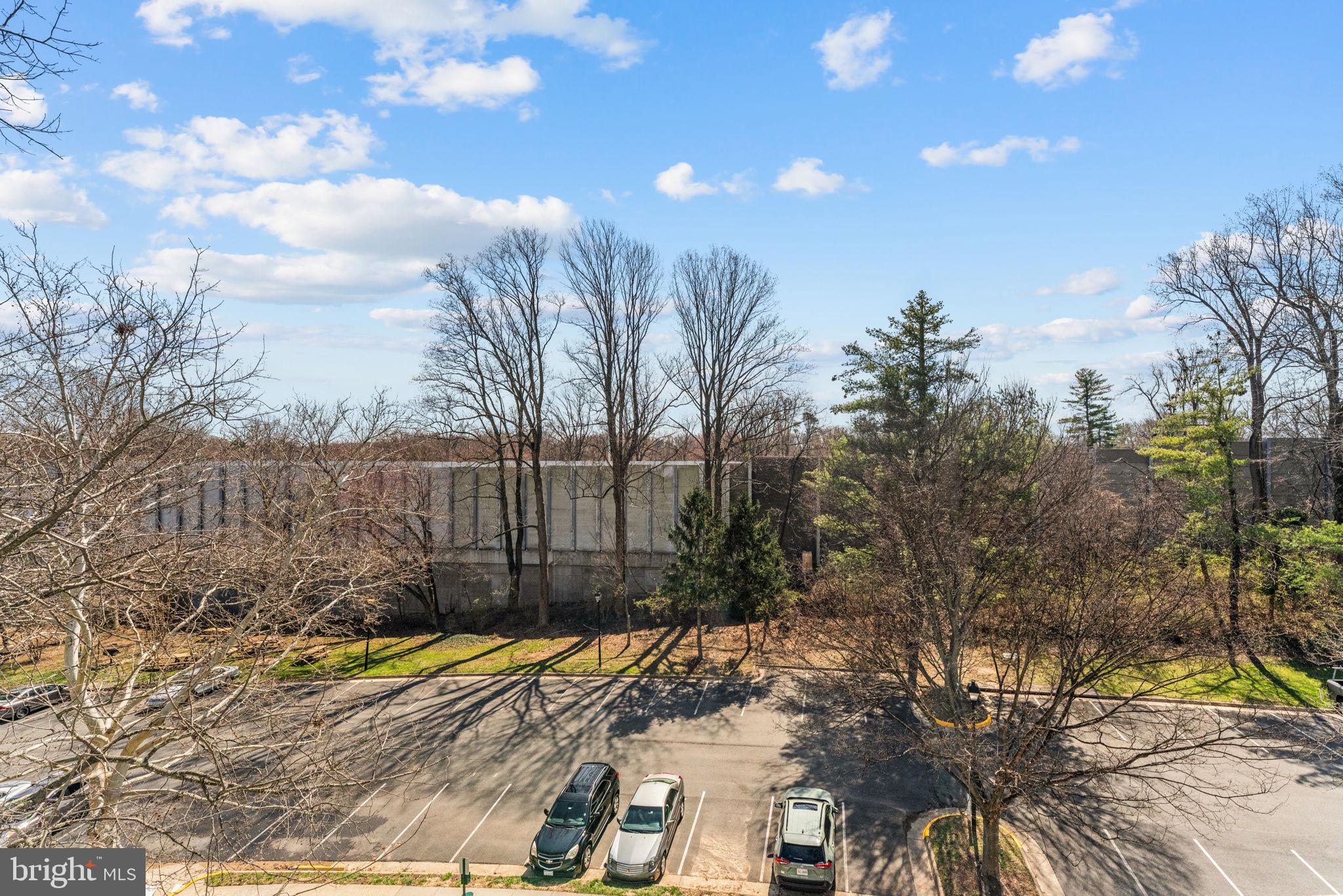 FOUR WINDS AT OAKTON - Residential