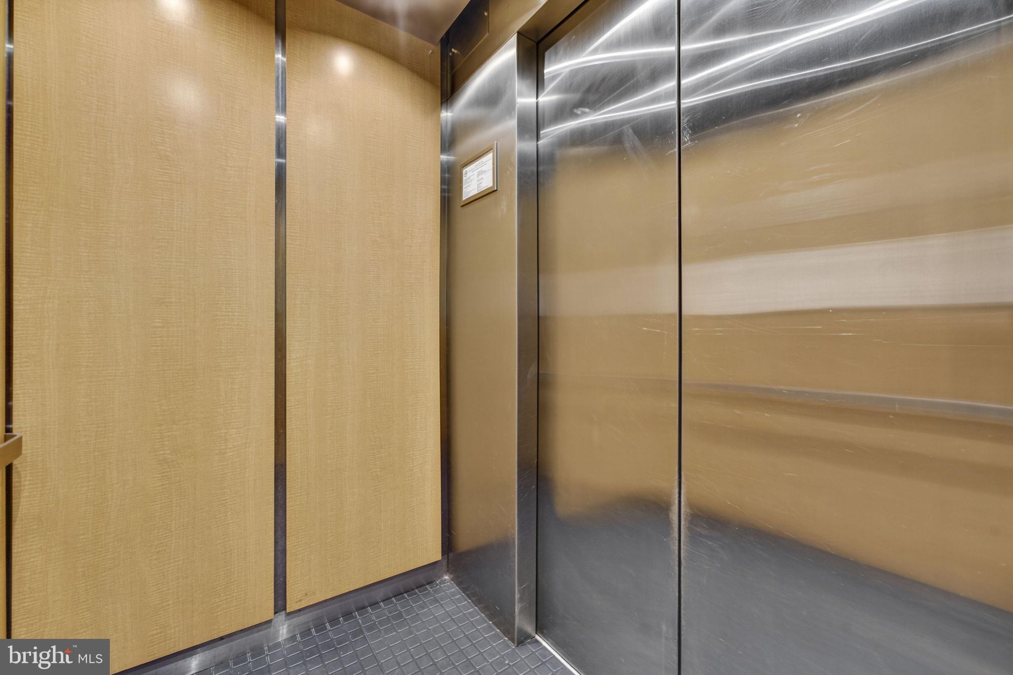 FOUR WINDS AT OAKTON - Residential