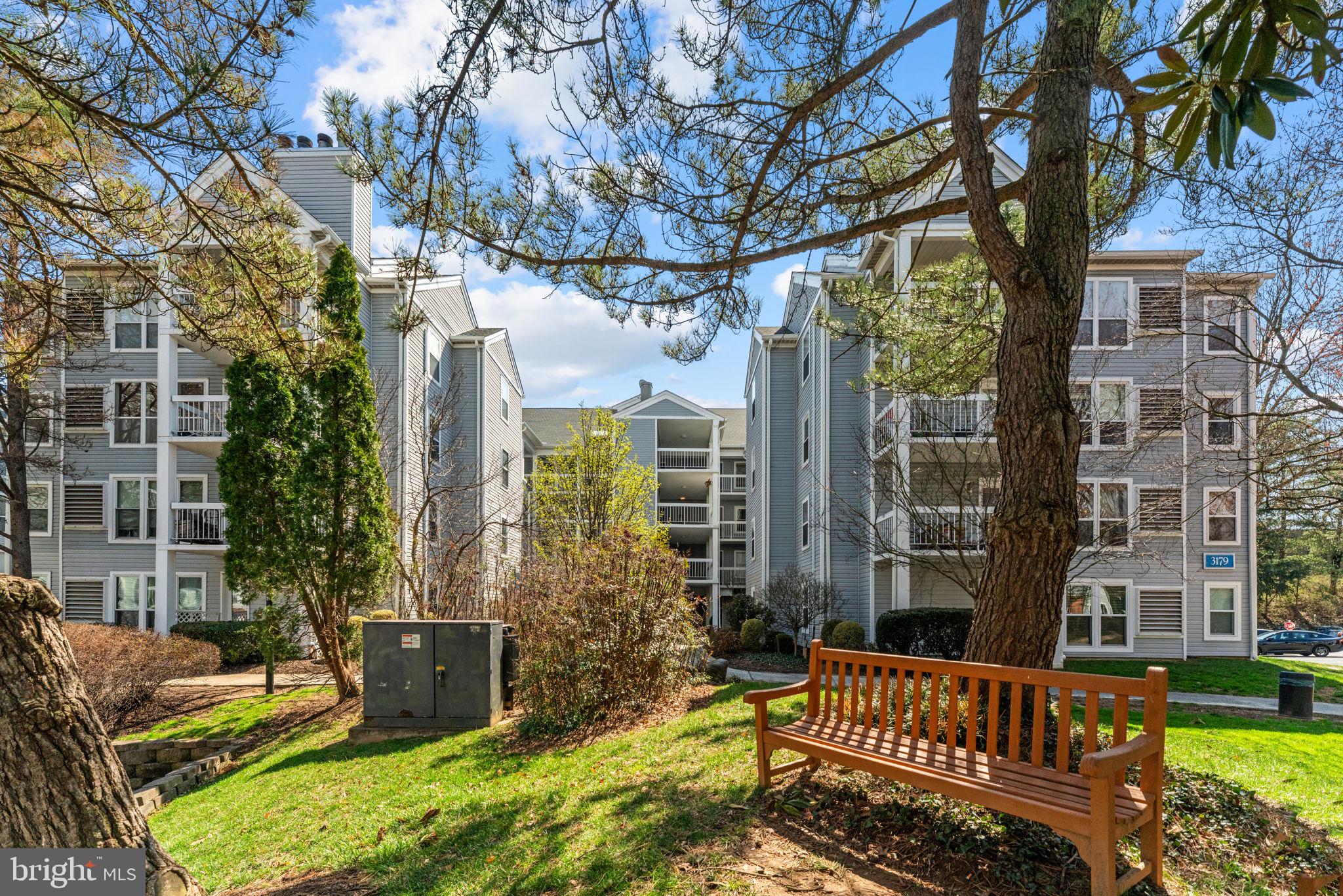 FOUR WINDS AT OAKTON - Residential