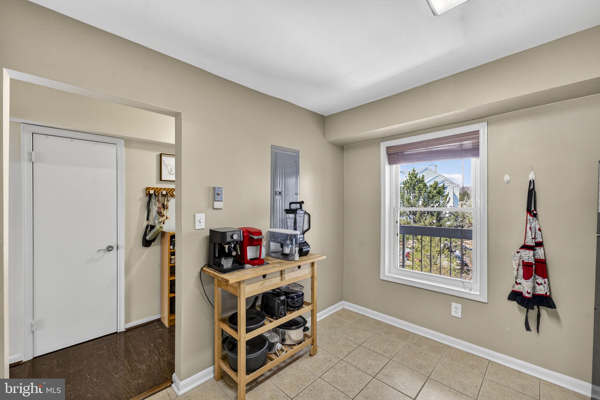 FOUR WINDS AT OAKTON - Residential