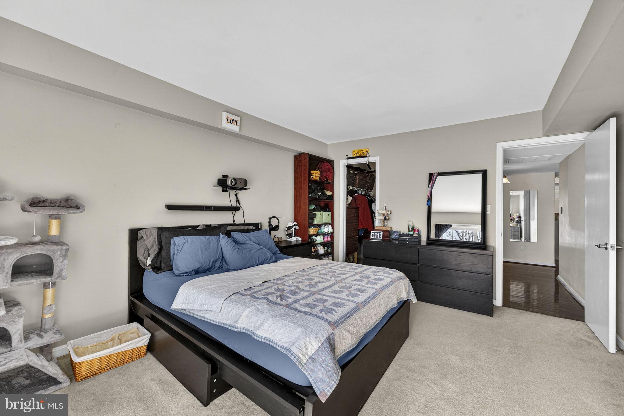 FOUR WINDS AT OAKTON - Residential