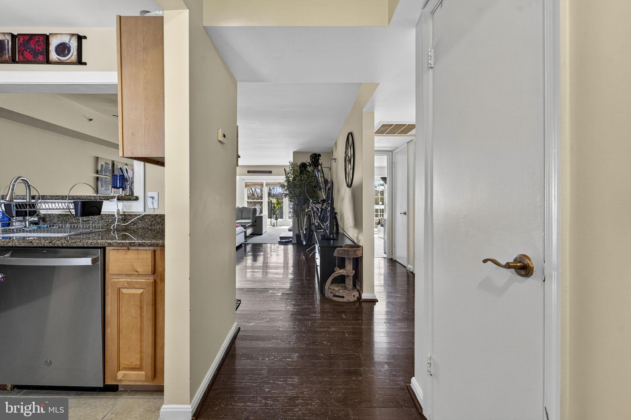 FOUR WINDS AT OAKTON - Residential