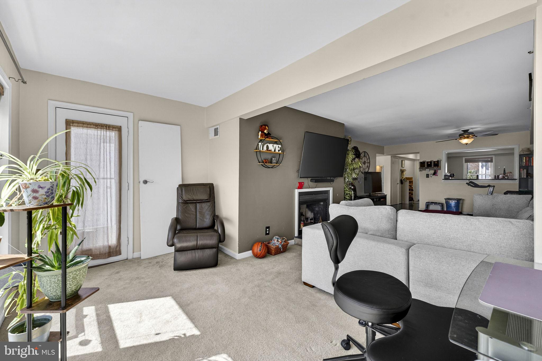 FOUR WINDS AT OAKTON - Residential