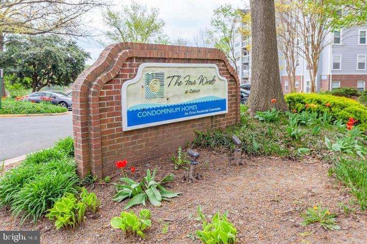 FOUR WINDS AT OAKTON - Residential