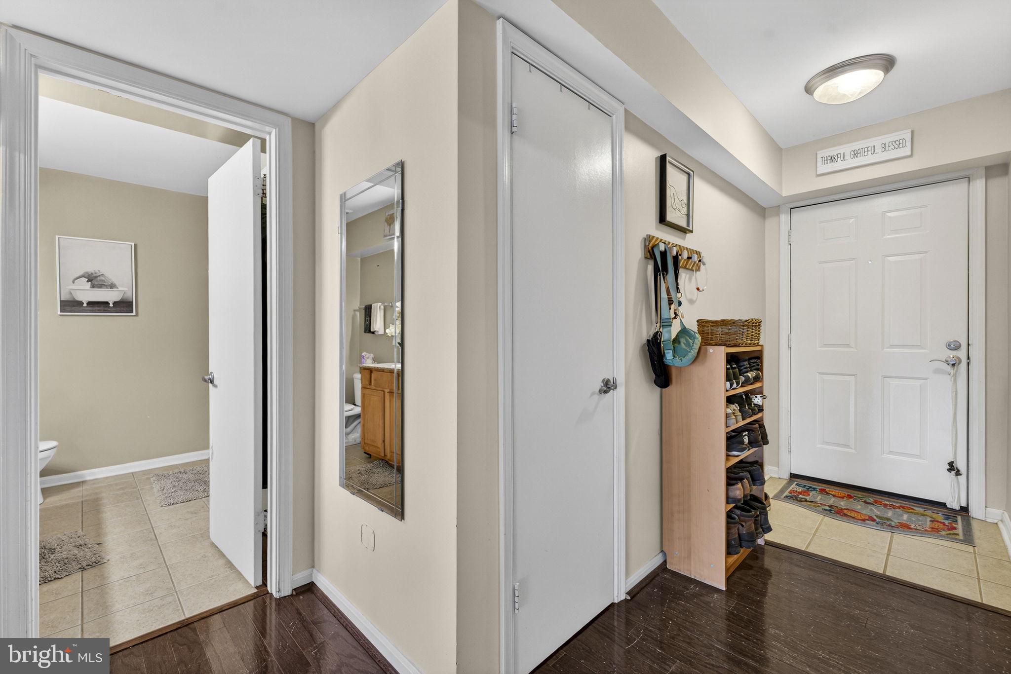 FOUR WINDS AT OAKTON - Residential