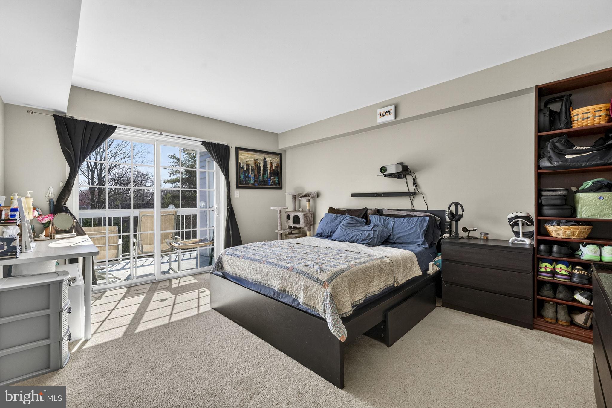 FOUR WINDS AT OAKTON - Residential