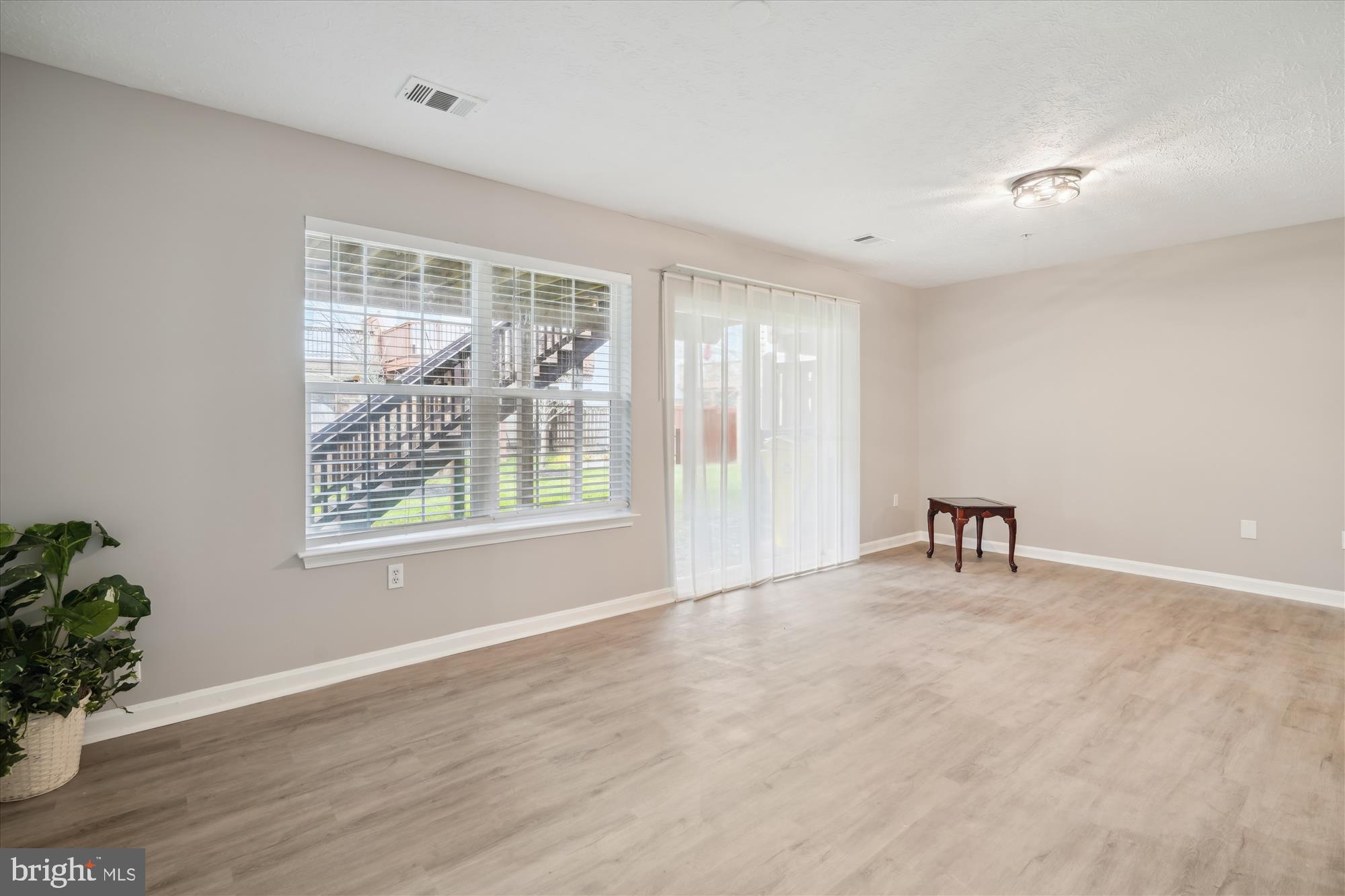 RUSSETT - Residential Lease