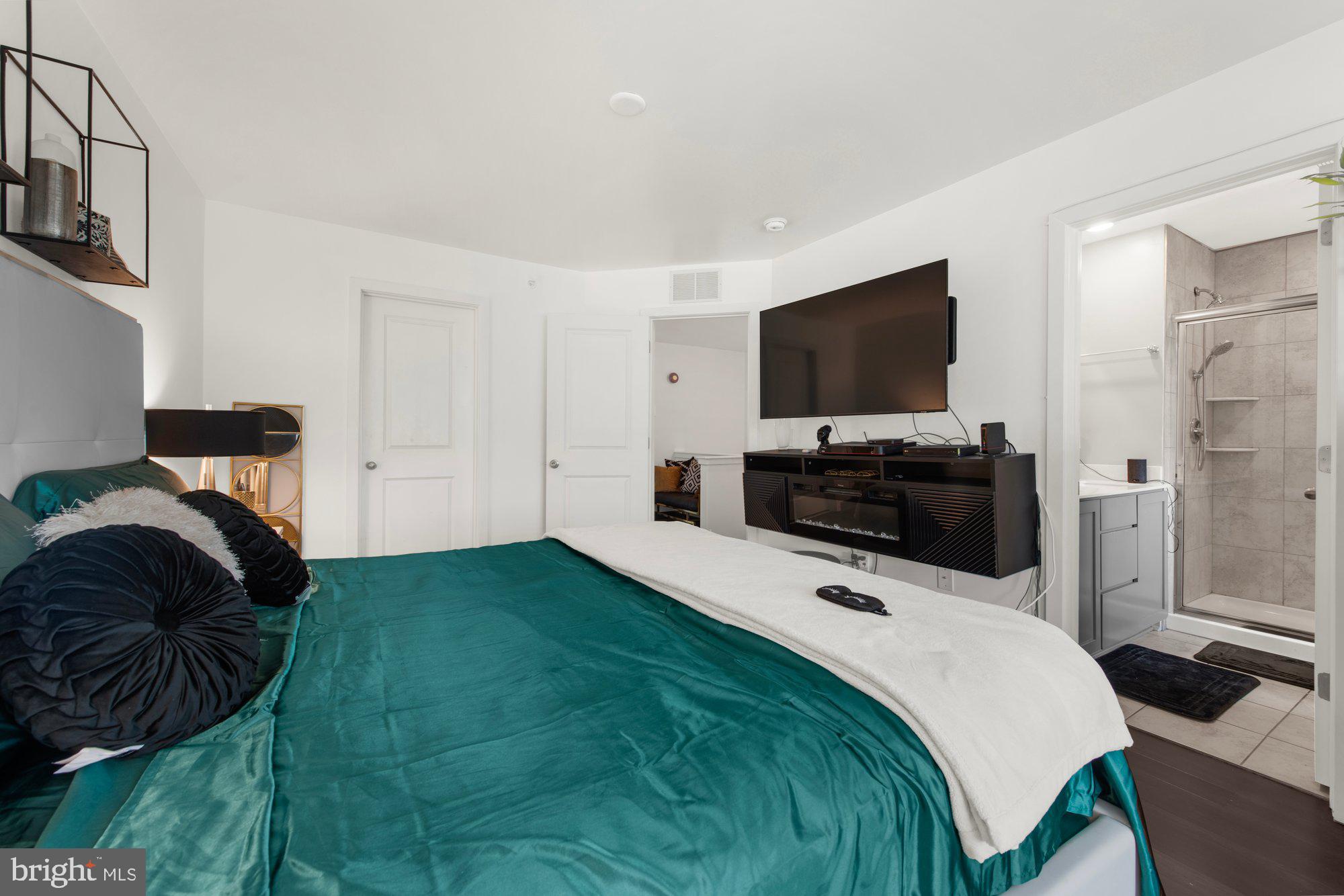 BROOKSIDE COURT AT UPPER SAUCON - Residential