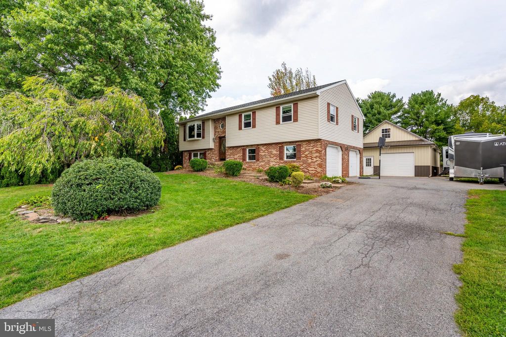 Photo of 522 Pleasant Valley Road, Denver, PA 17517 (MLS # PALA2041486)