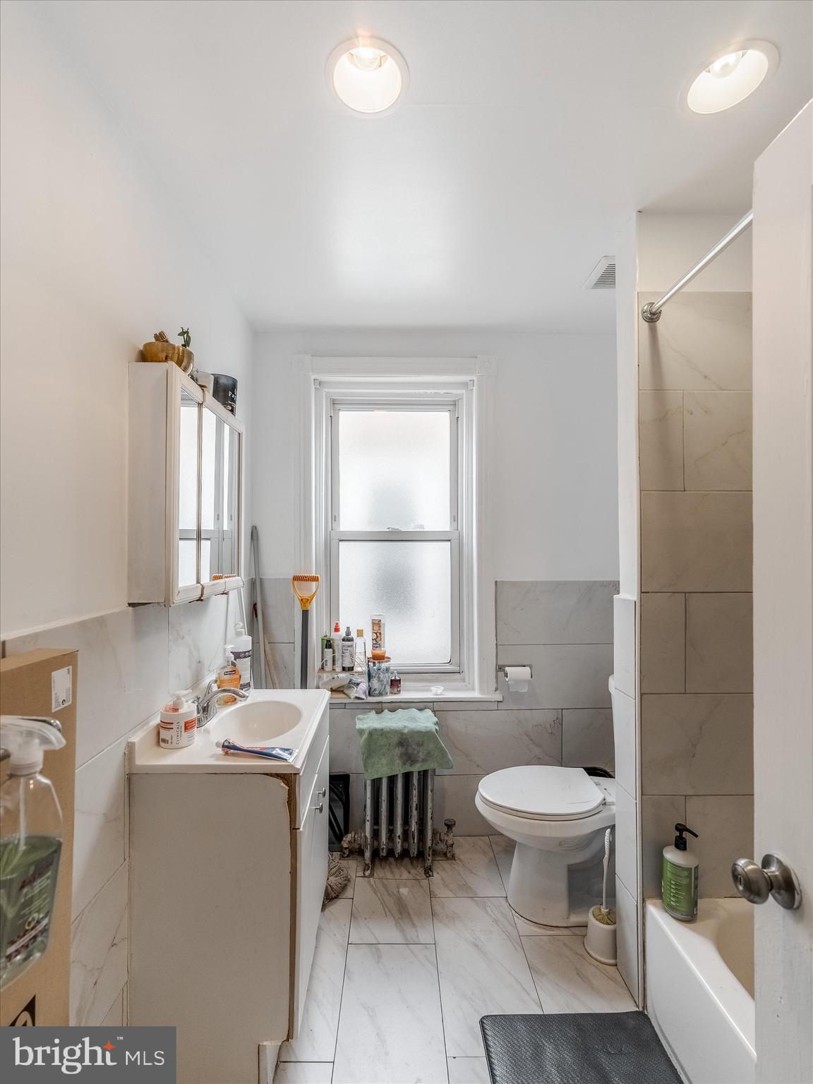 WALNUT HILL - Residential