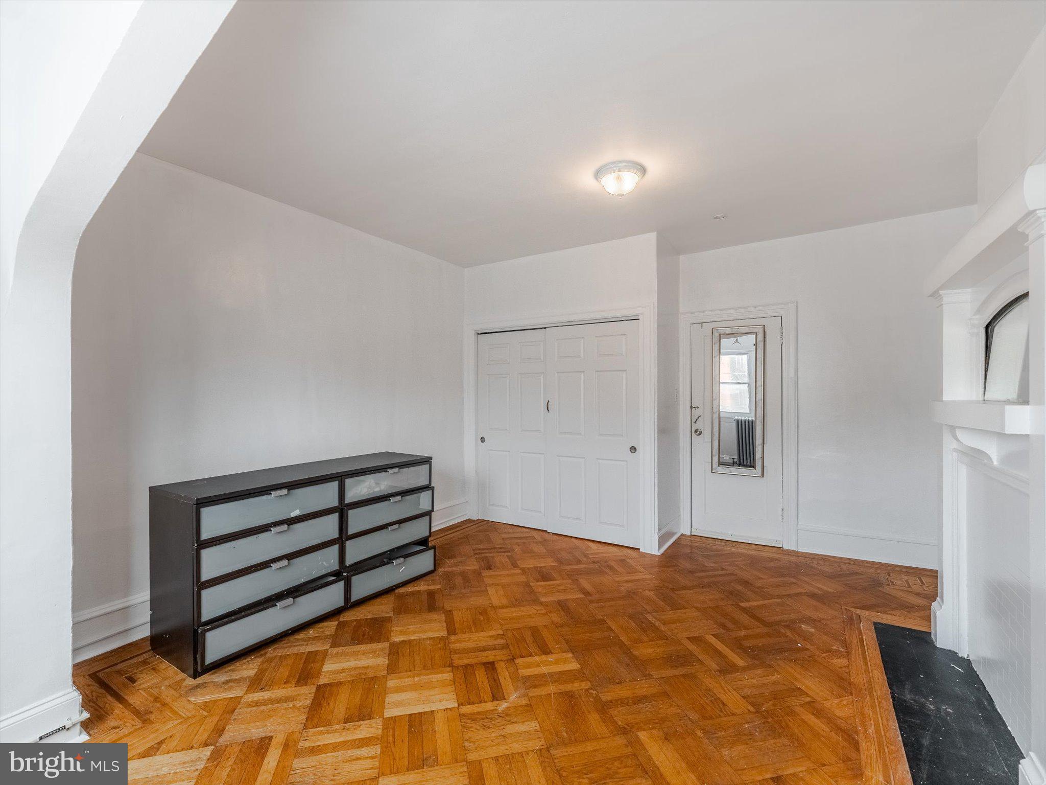 WALNUT HILL - Residential