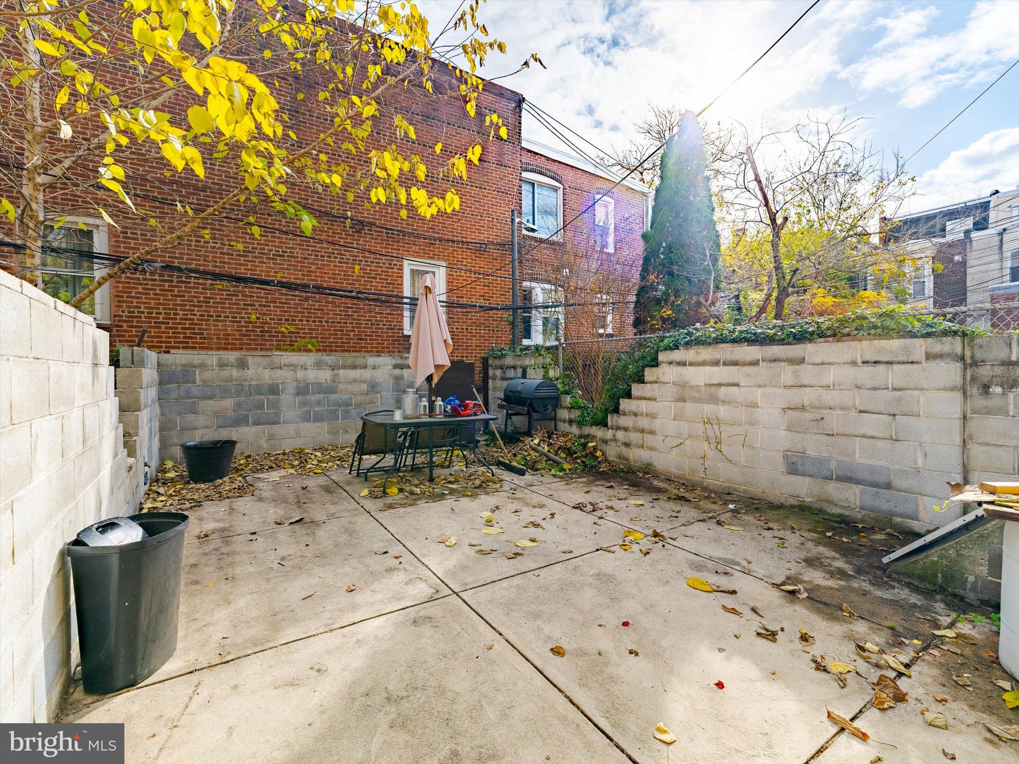 WALNUT HILL - Residential