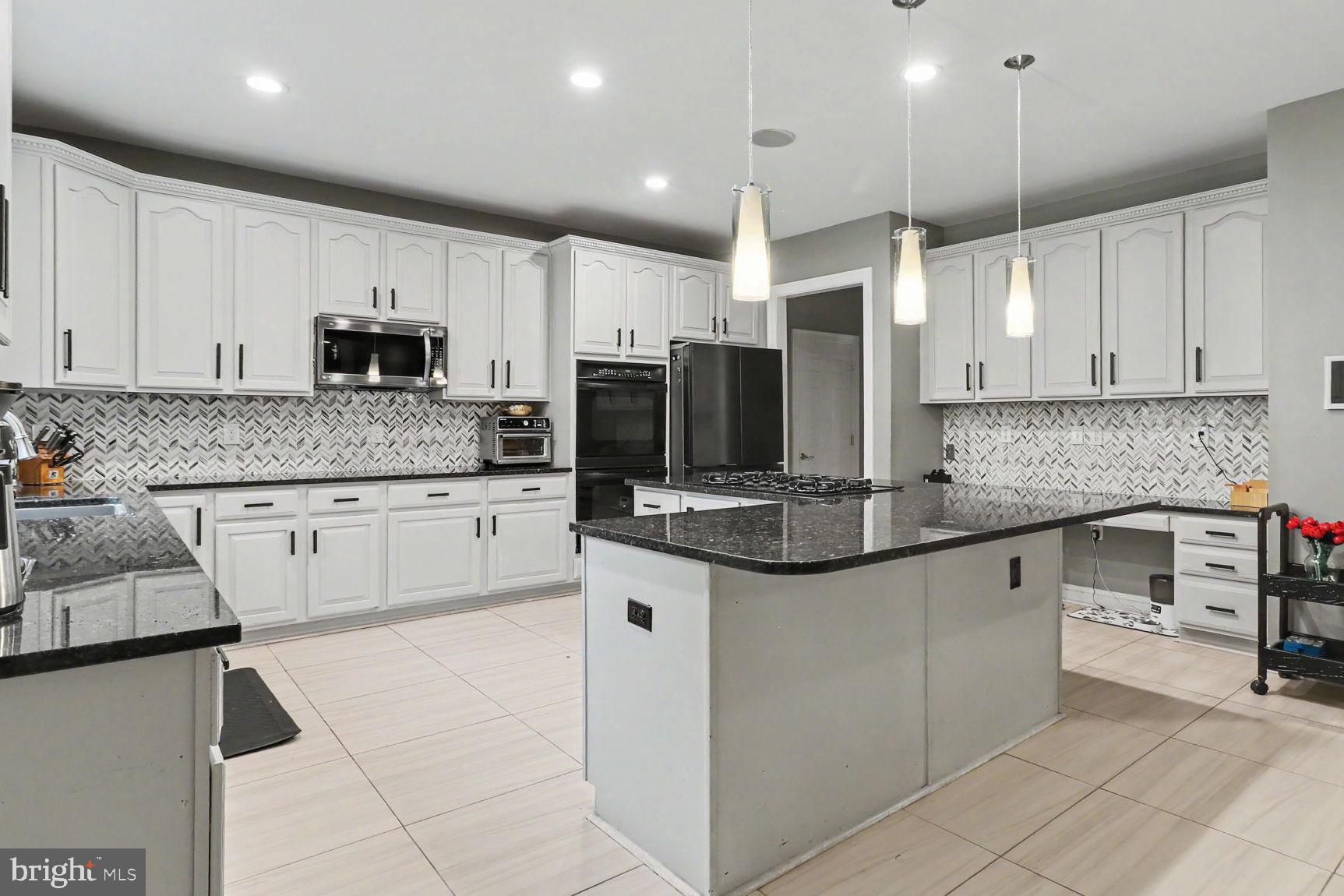 12212 KYLER LANE