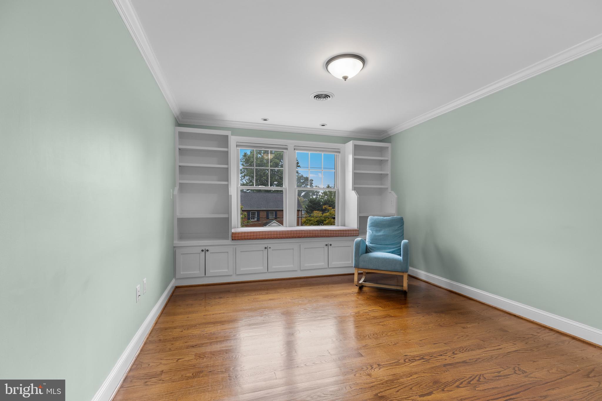 COUNTRY CLUB - Residential