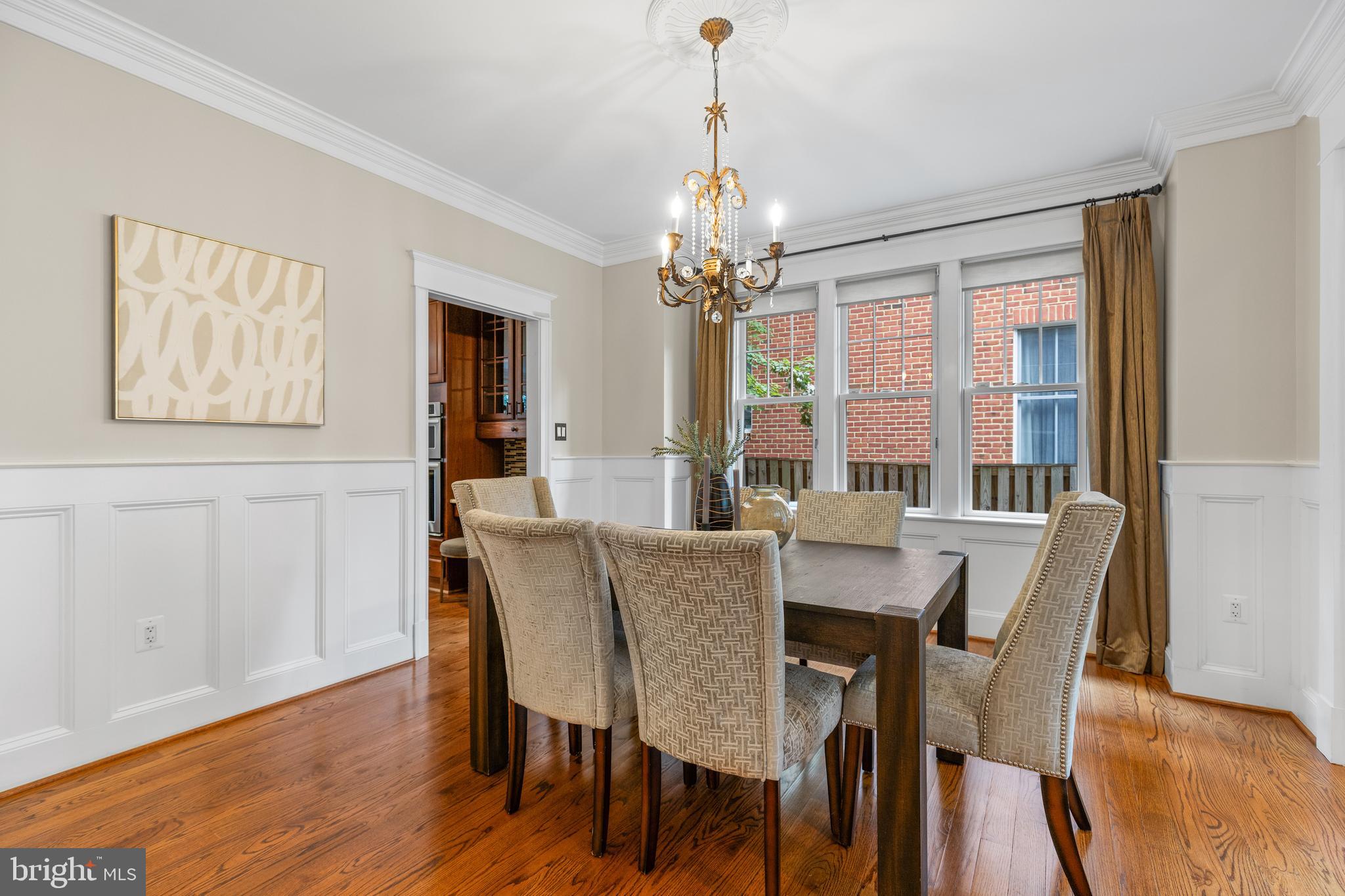 COUNTRY CLUB - Residential