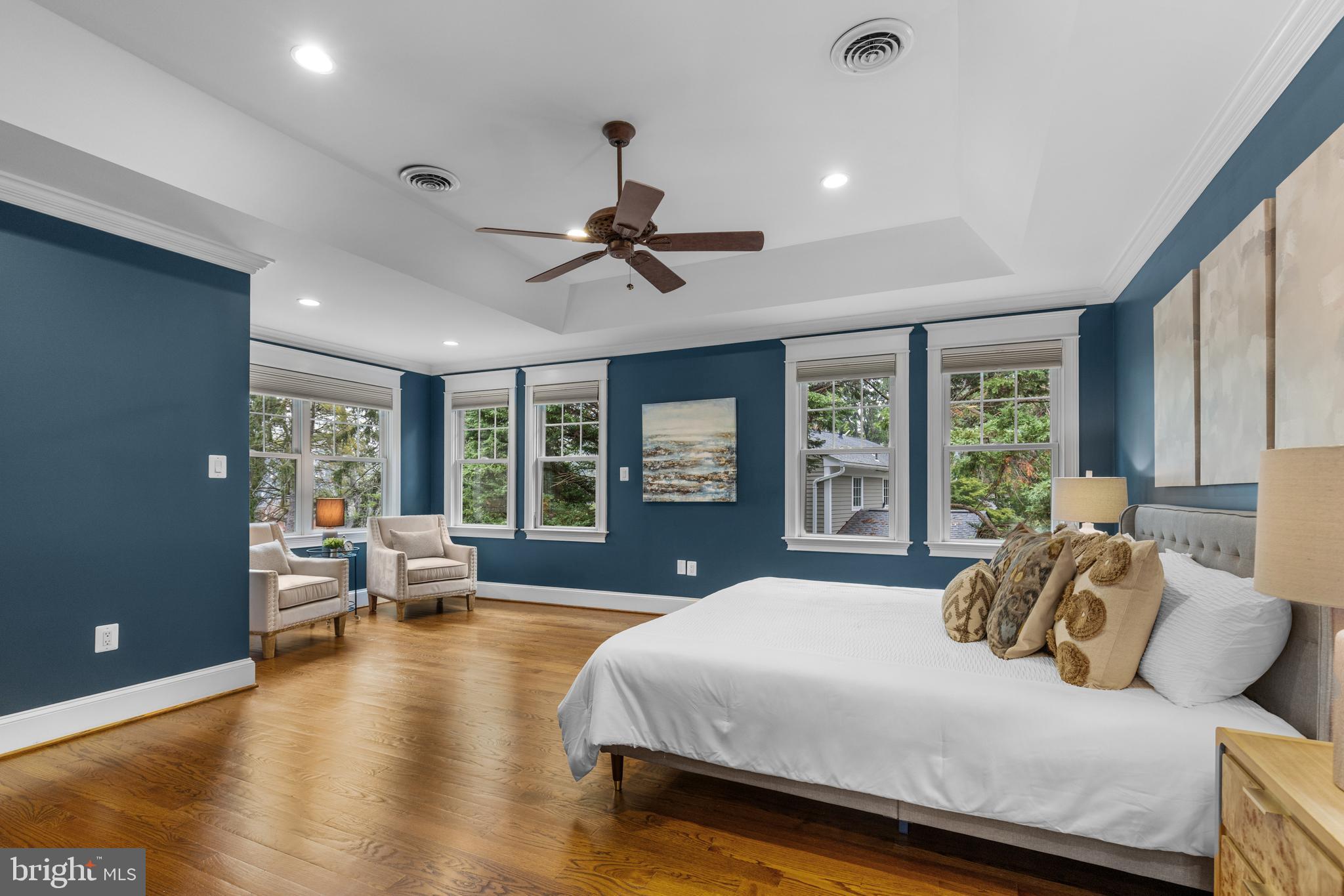 COUNTRY CLUB - Residential