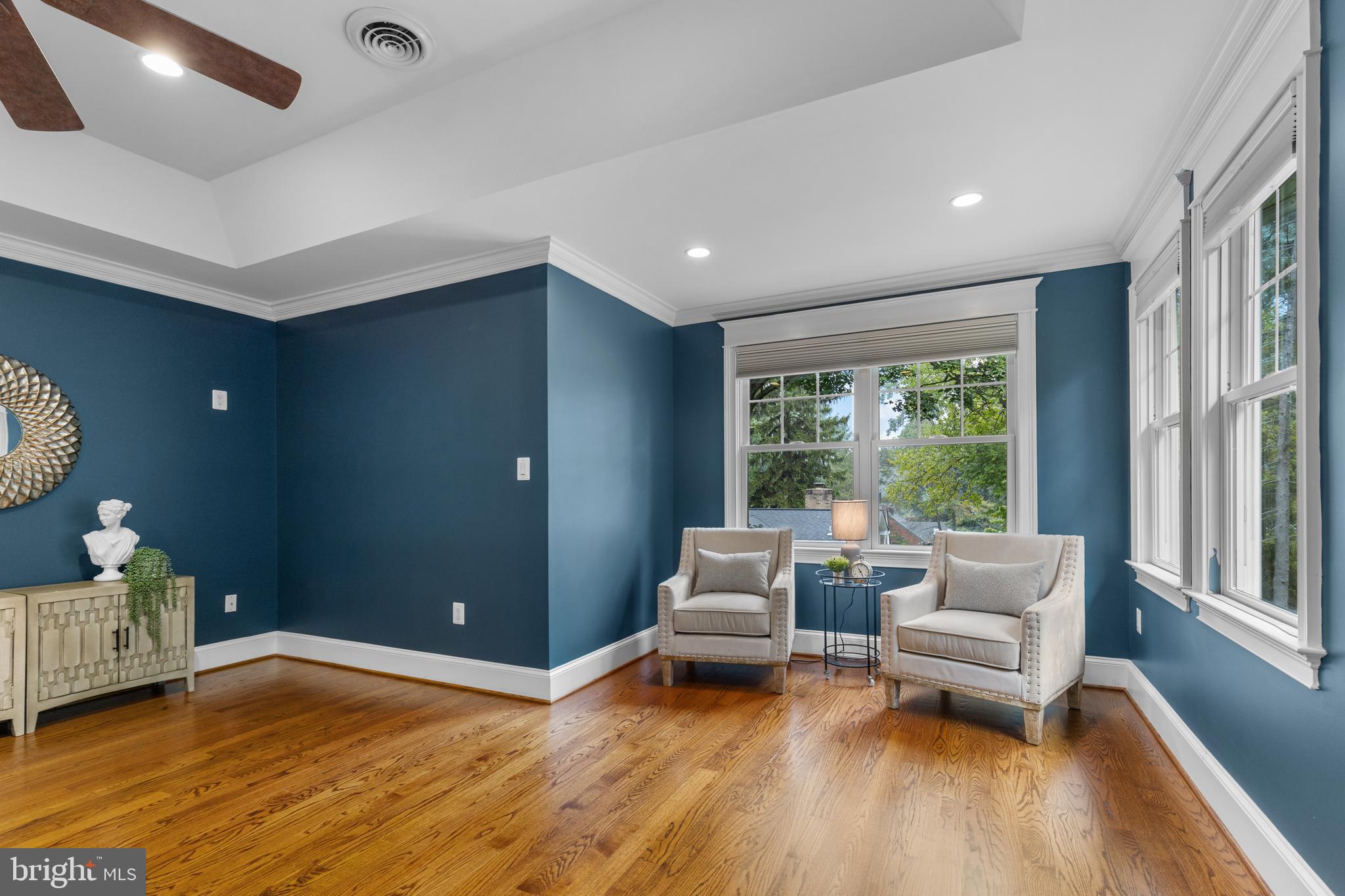 COUNTRY CLUB - Residential