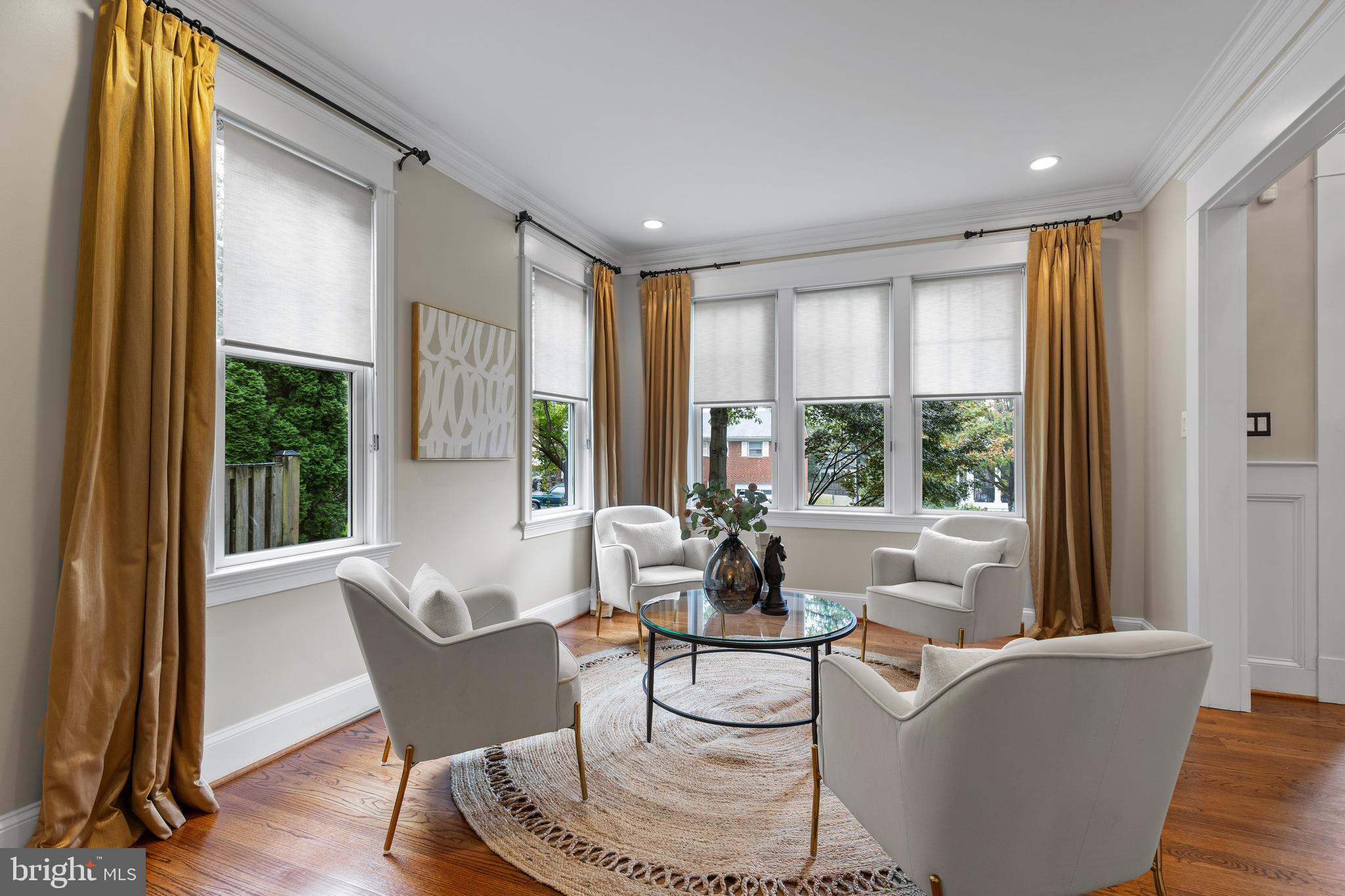 COUNTRY CLUB - Residential