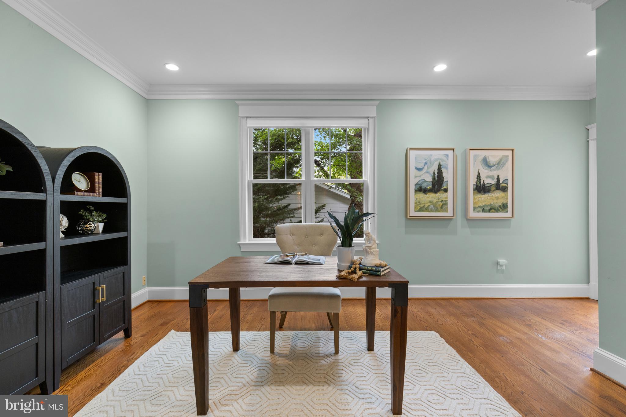 COUNTRY CLUB - Residential