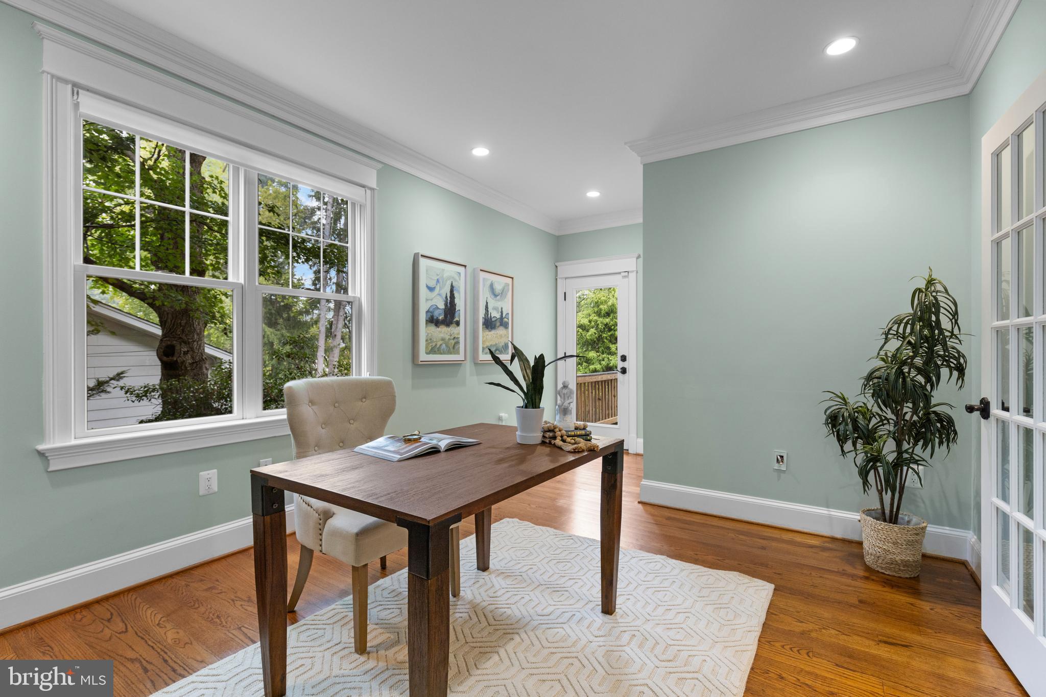 COUNTRY CLUB - Residential