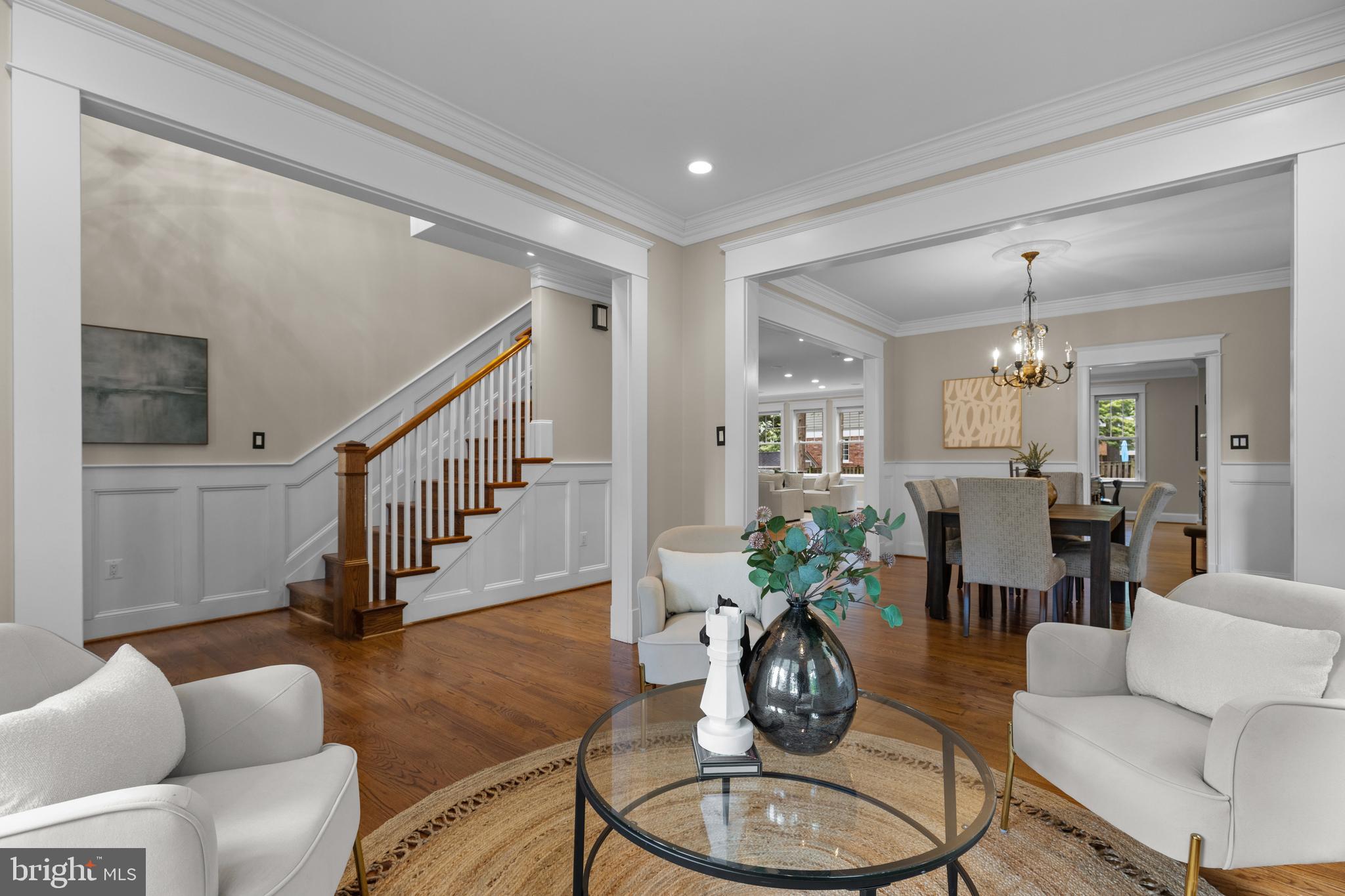 COUNTRY CLUB - Residential