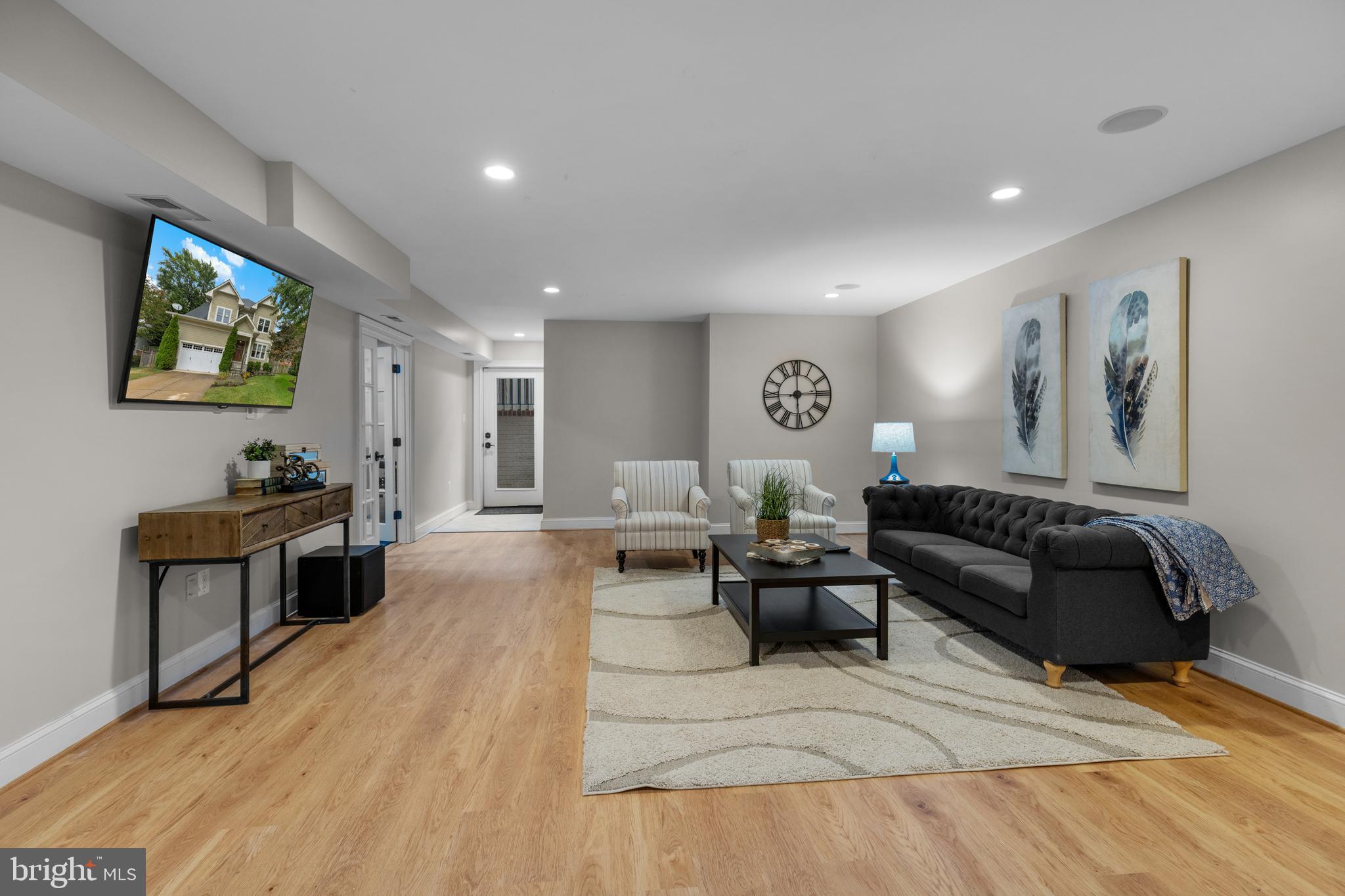 COUNTRY CLUB - Residential