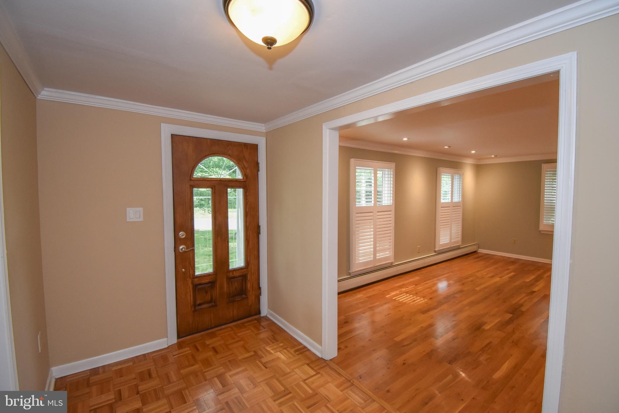 5 CEDAR WOODS DRIVE
