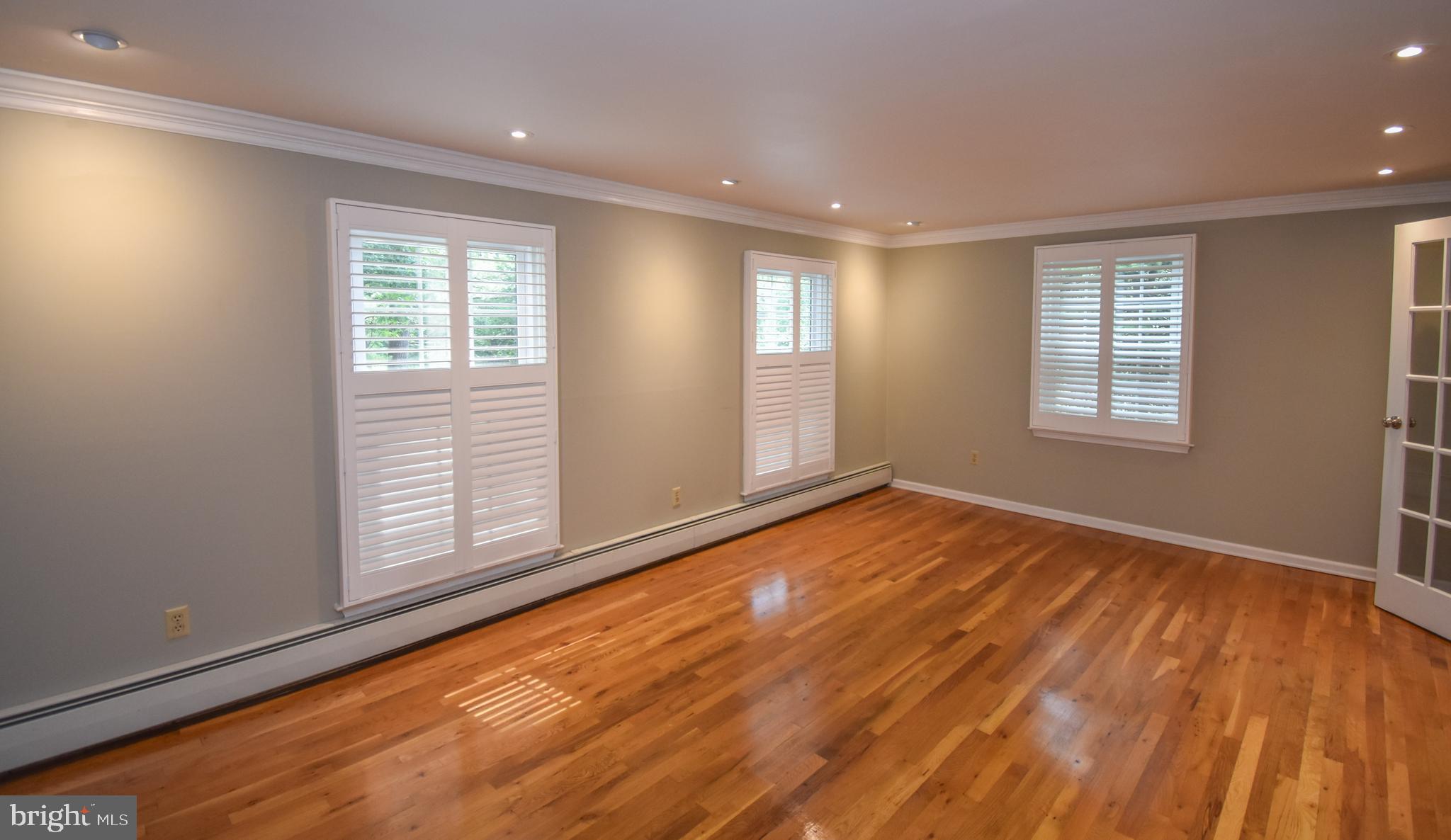 5 CEDAR WOODS DRIVE