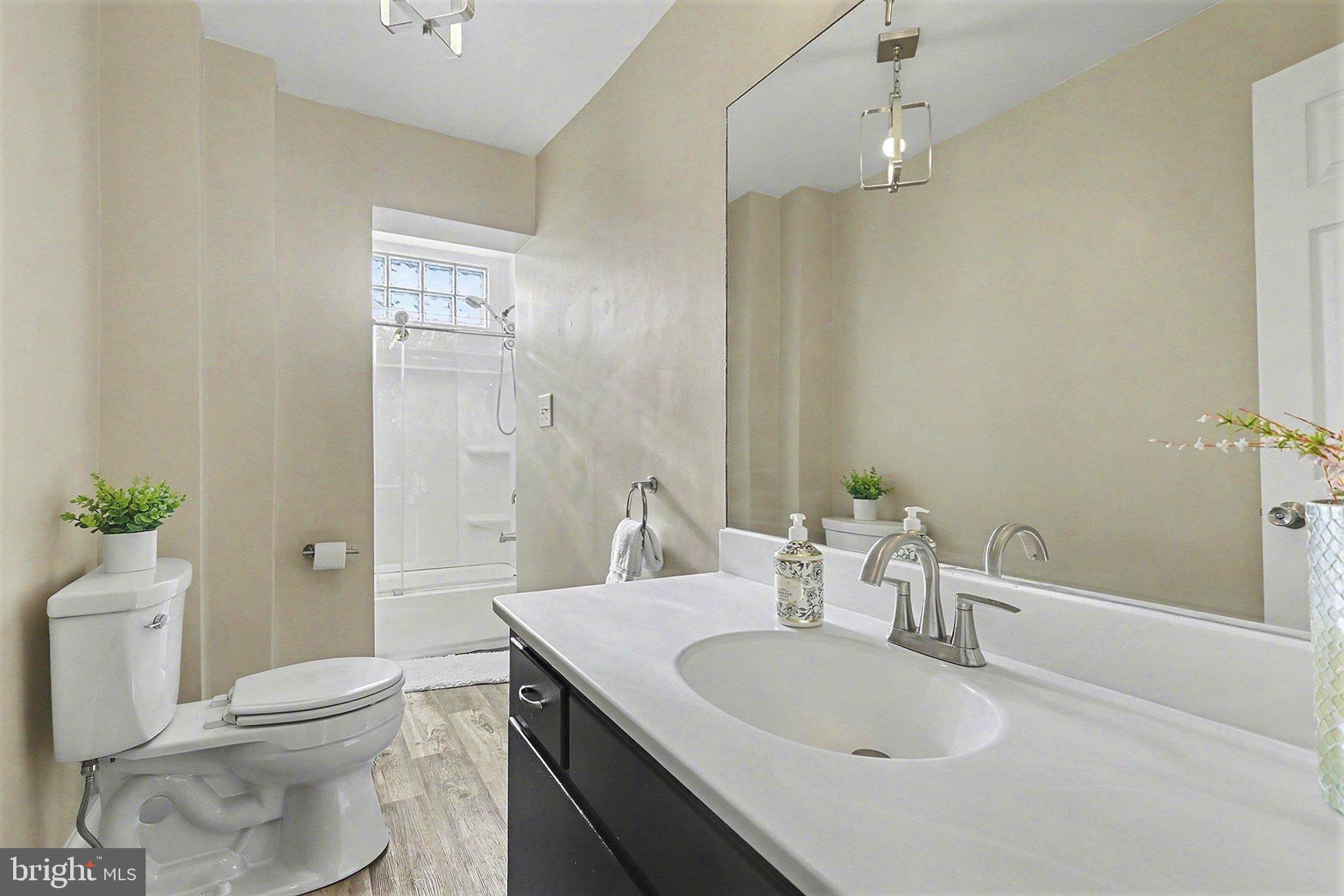 LOWER WALTON - Residential