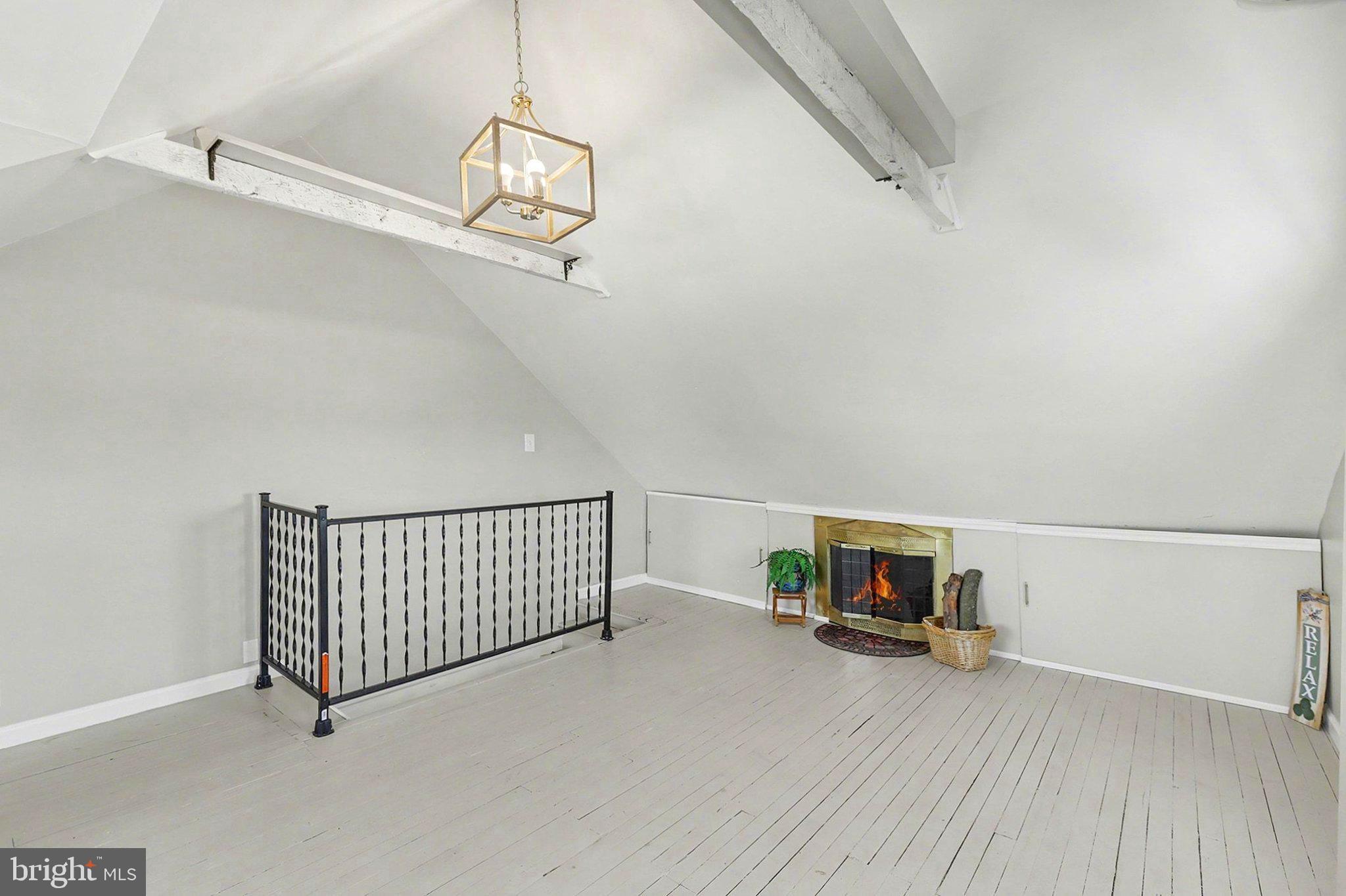 LOWER WALTON - Residential