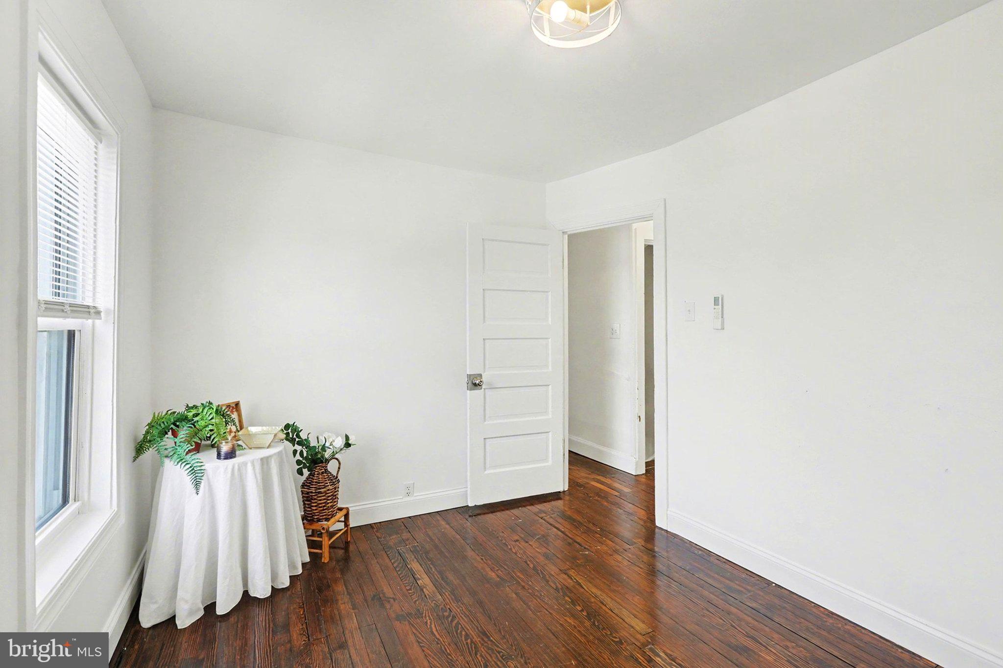 LOWER WALTON - Residential