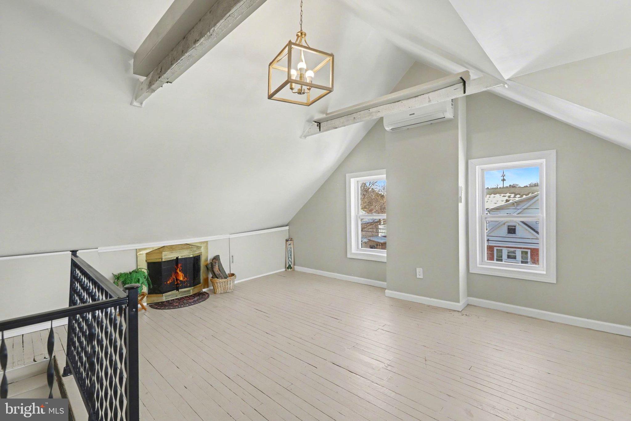 LOWER WALTON - Residential