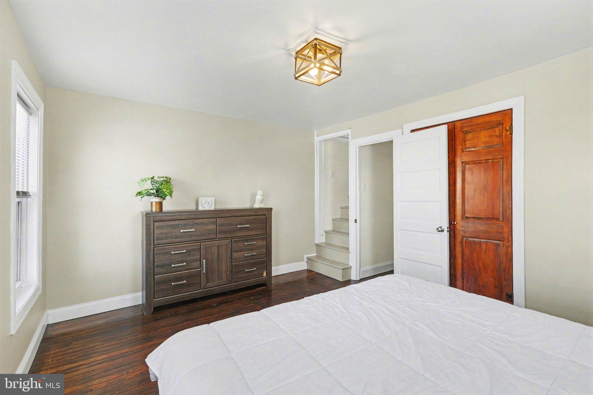 LOWER WALTON - Residential